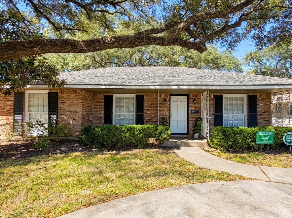 8210 Buffalo Speedway, Houston, TX 77025 8210 Buffalo Speedway, Houston, TX 77025