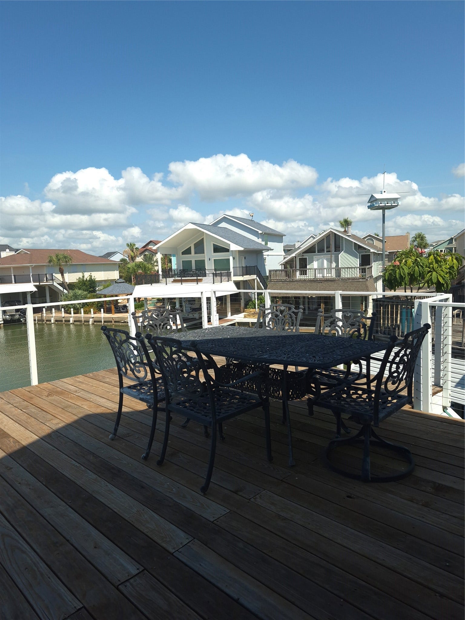 129 Quayside Drive, Tiki Island, TX 77554 Beautiful views from your balcony!