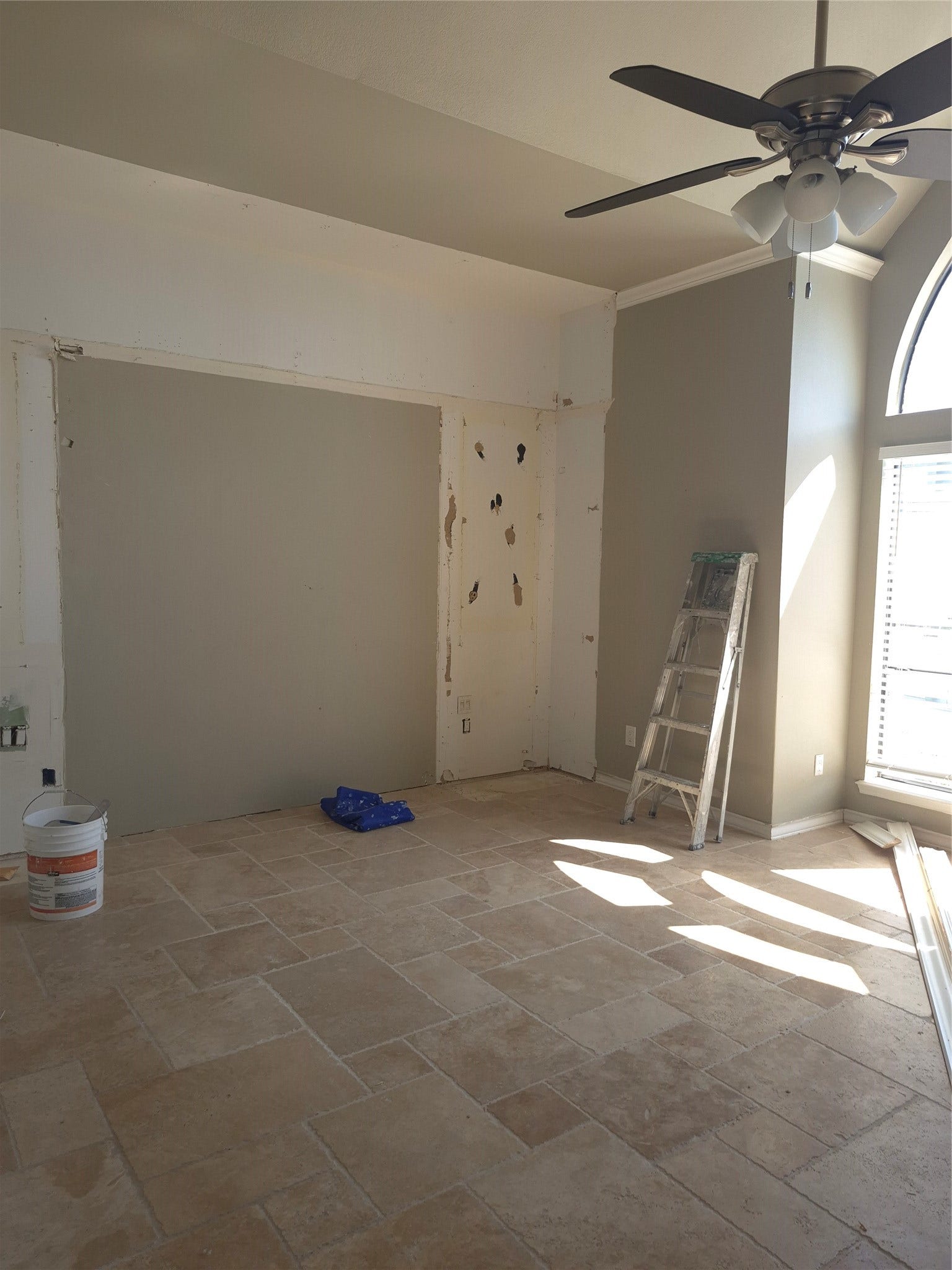 129 Quayside Drive, Tiki Island, TX 77554 Under construction many updates home ready for Thanksgiving.