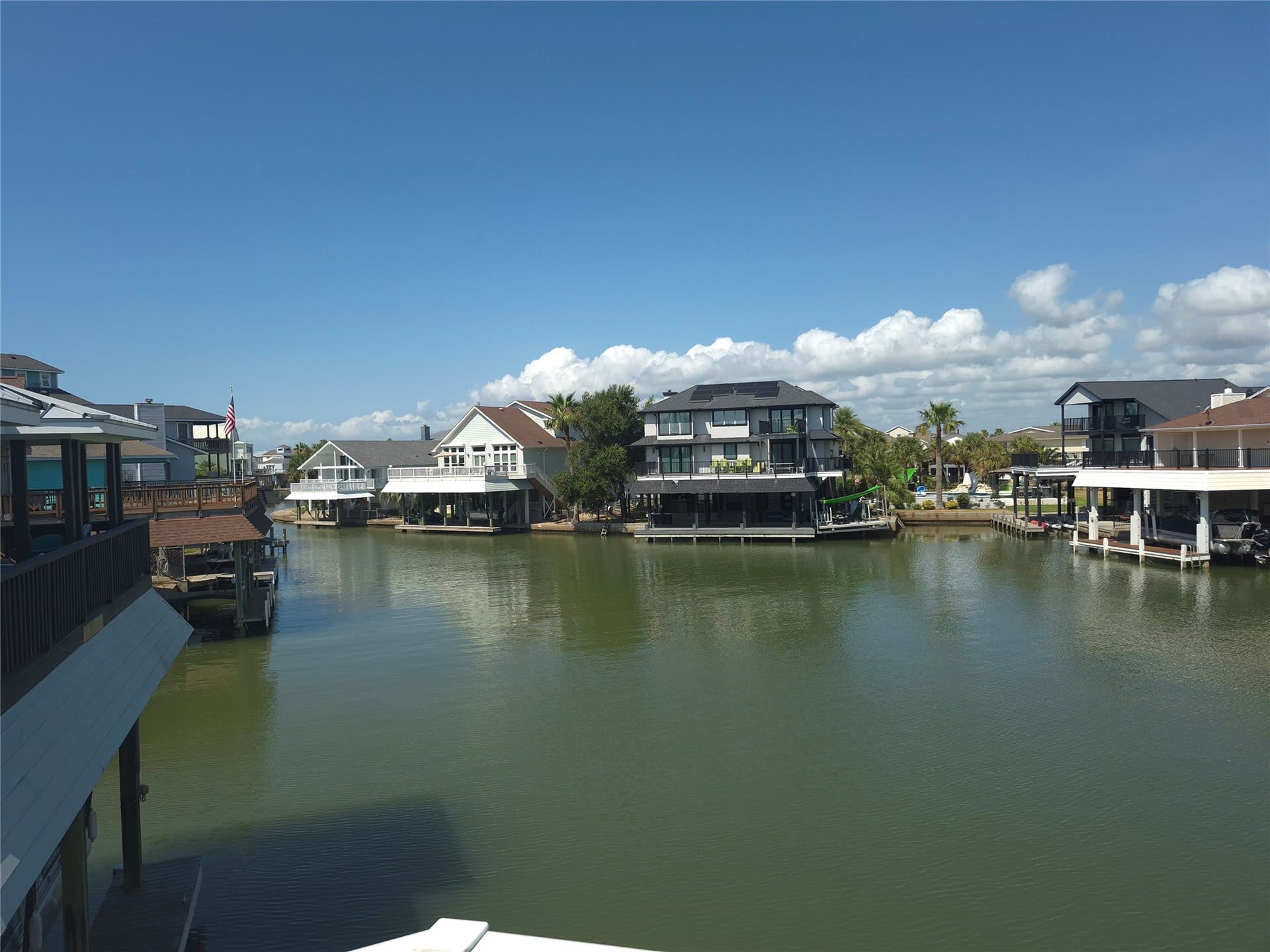 129 Quayside Drive, Tiki Island, TX 77554 Beautiful views from your balcony!