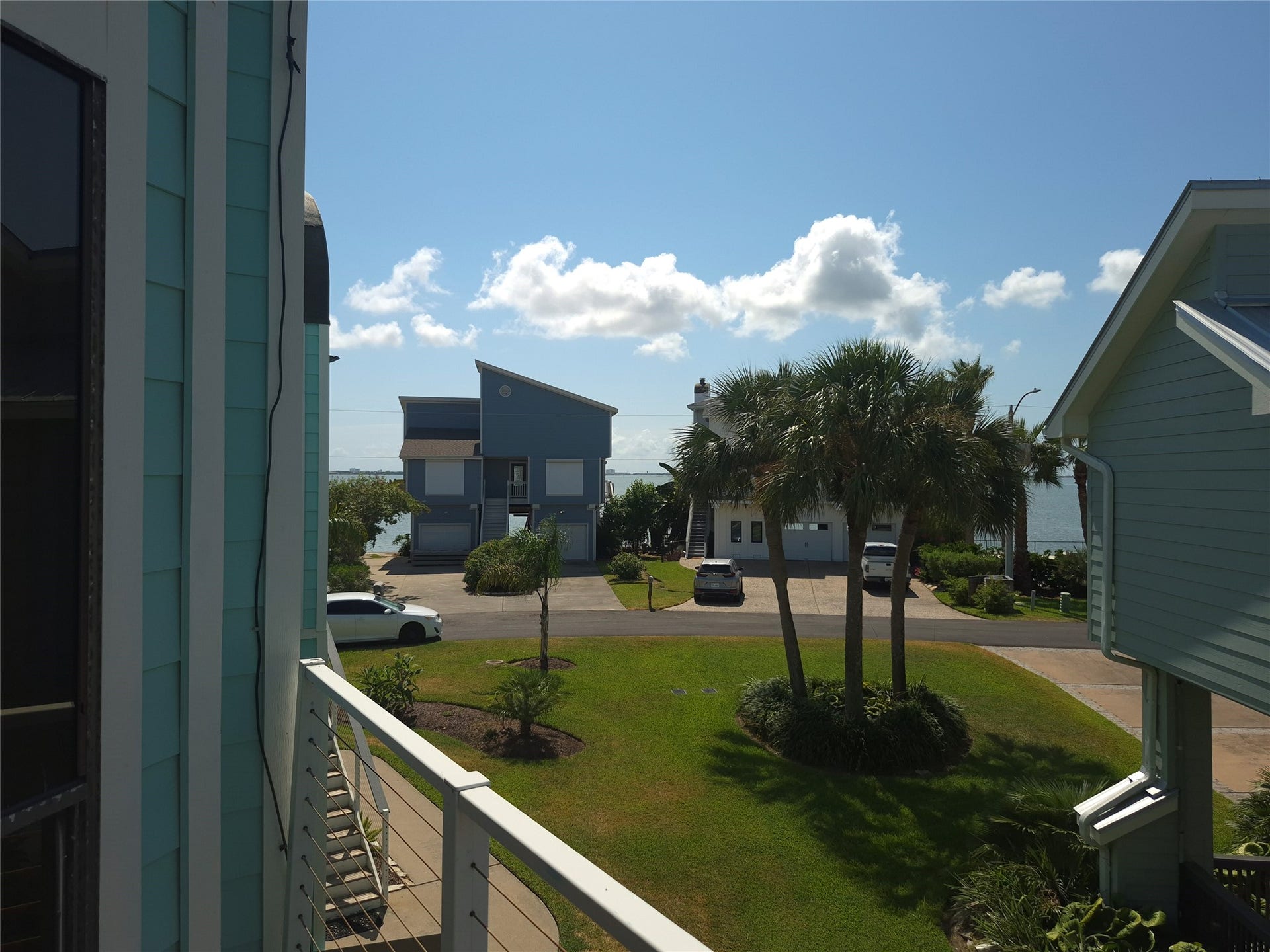 129 Quayside Drive, Tiki Island, TX 77554 129 Quayside Drive, Tiki Island, TX 77554