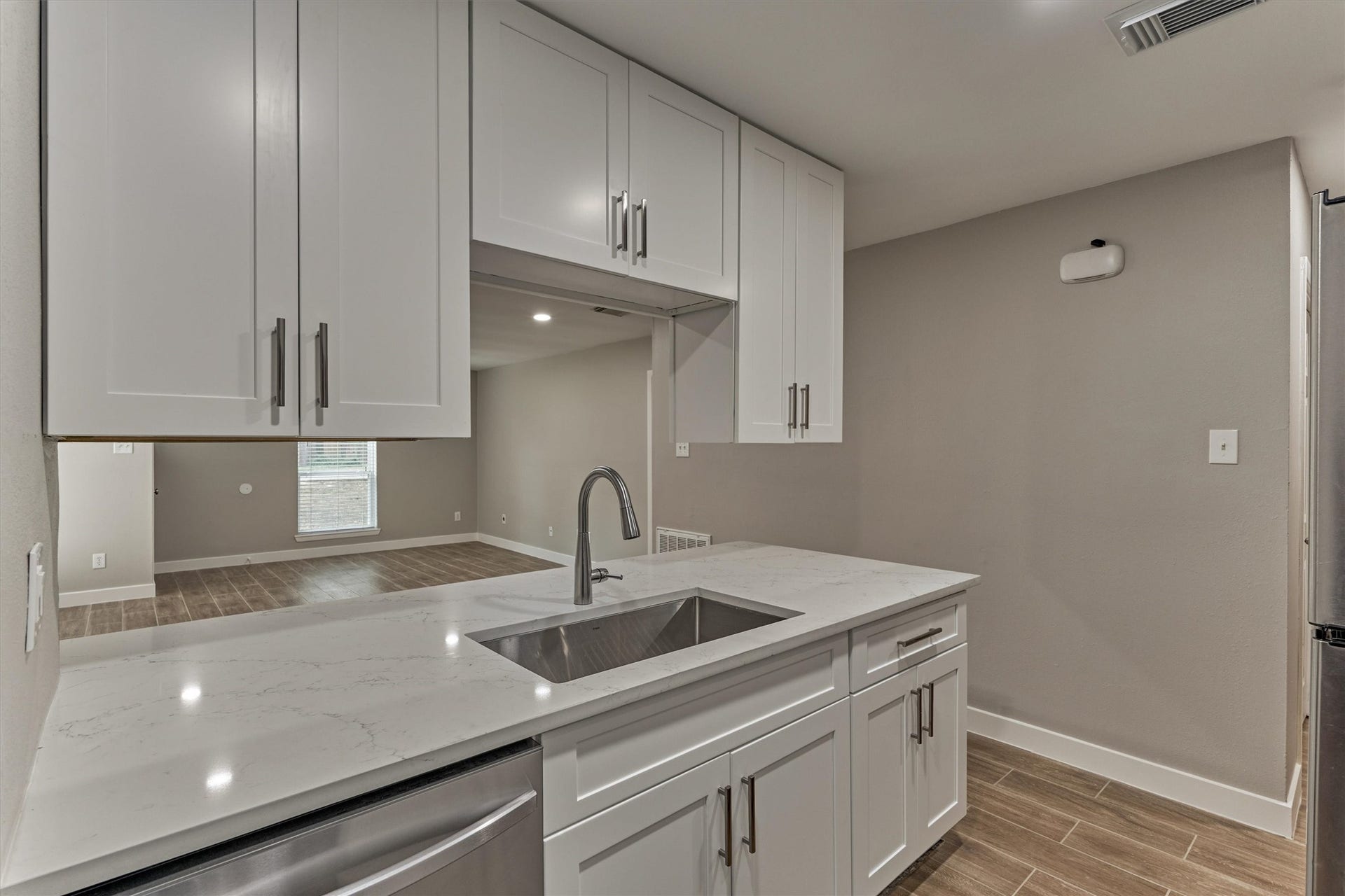 88 W White Willow Circle, The Woodlands, TX 77381 88 W White Willow Circle, The Woodlands, TX 77381