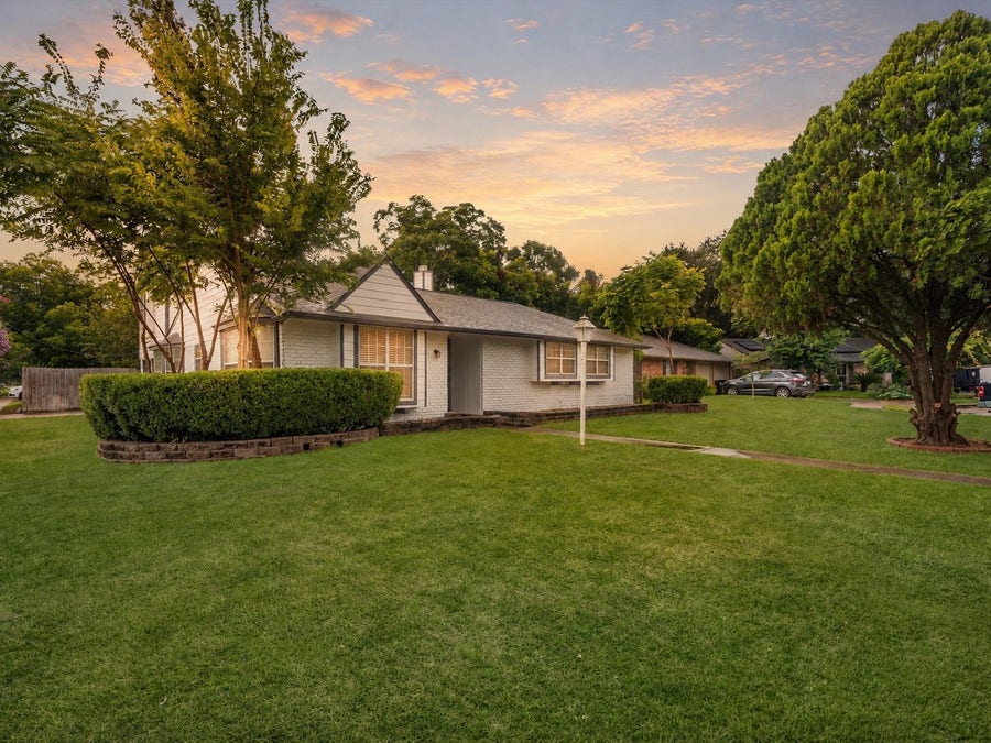 Property photo for 5747 Fontenelle Drive, Houston, TX