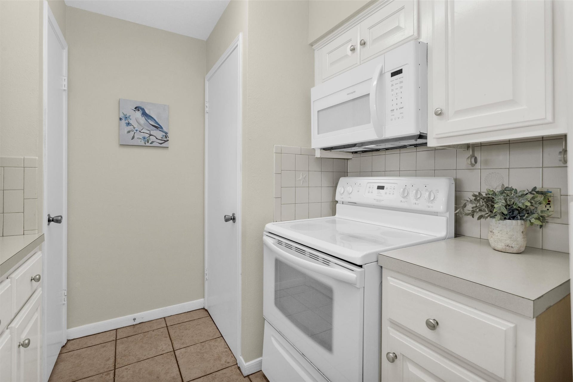 801 River Road, #104E, Montgomery, TX 77356 801 River Road, #104E, Montgomery, TX 77356