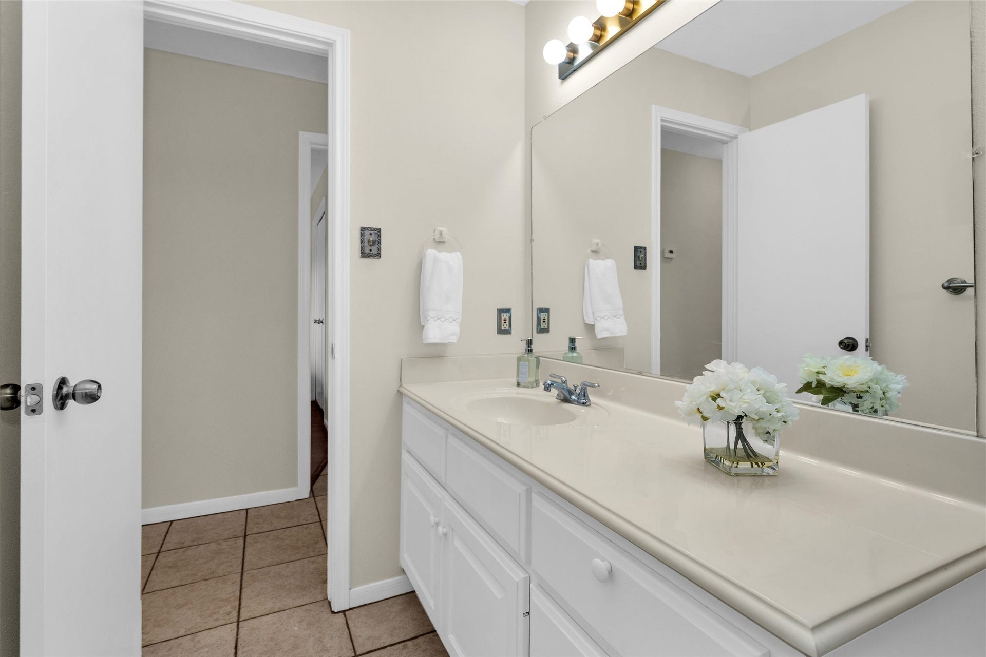 801 River Road, #104E, Montgomery, TX 77356 801 River Road, #104E, Montgomery, TX 77356