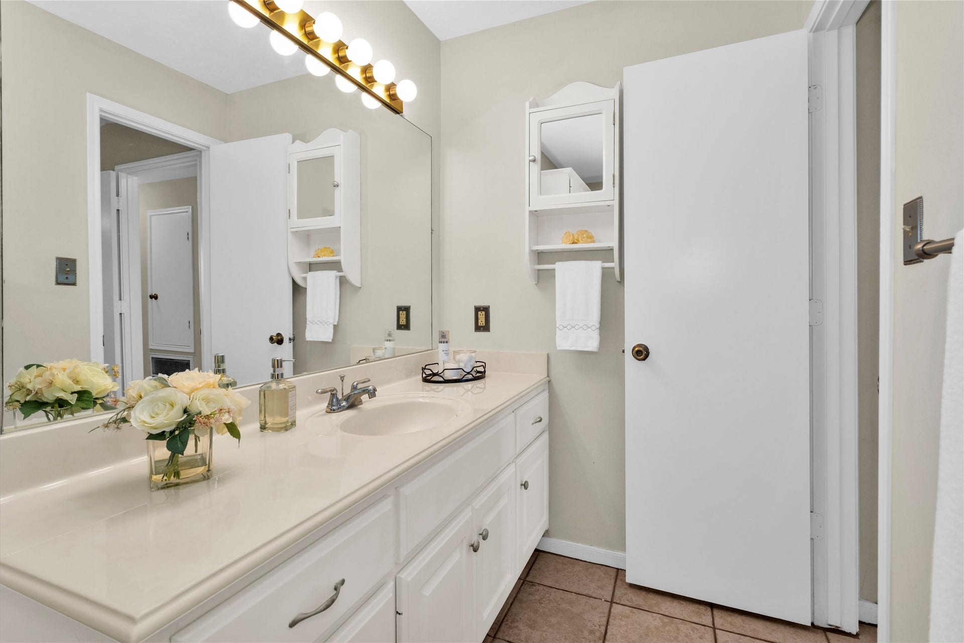 801 River Road, #104E, Montgomery, TX 77356 801 River Road, #104E, Montgomery, TX 77356