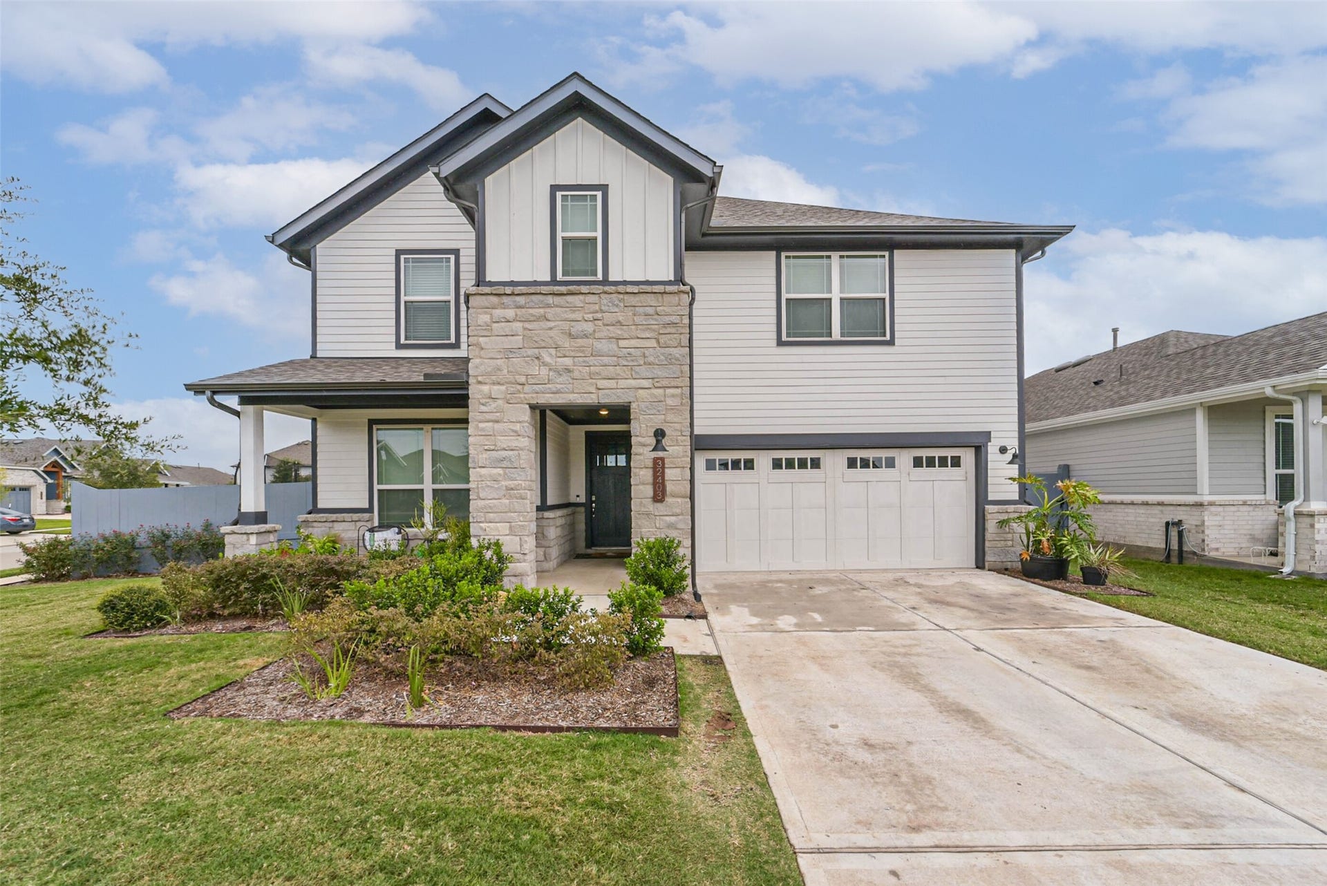 32403 Clouser Crawdad Court, Fulshear, TX 77441 Welcome home to 32403 Clouser Crawdad Ct in Fulshear Lakes.