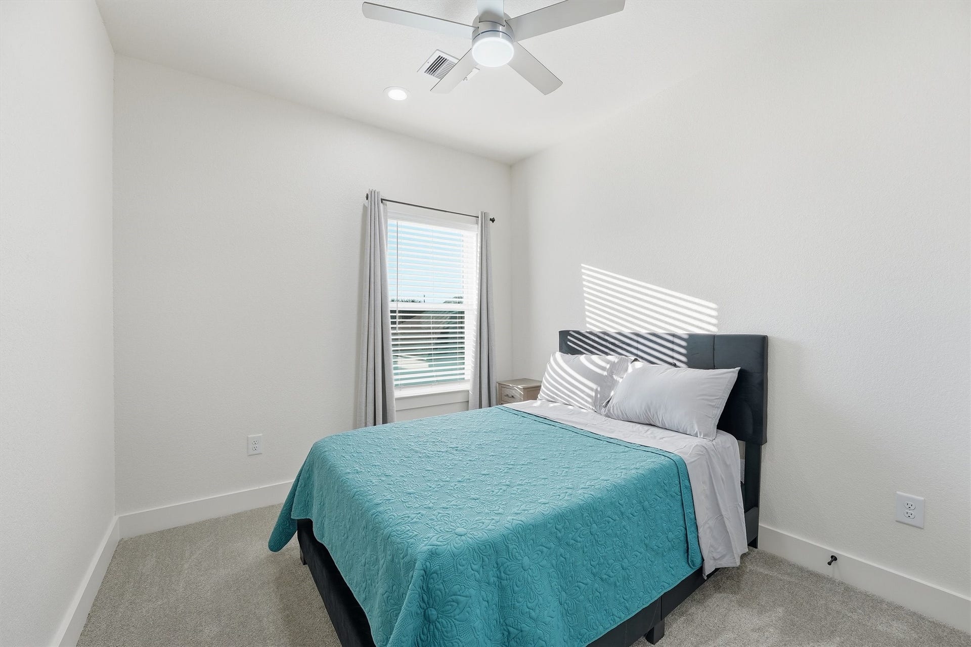 7908 Brandon Street, Houston, TX 77051 Second bedroom next to the first bedroom