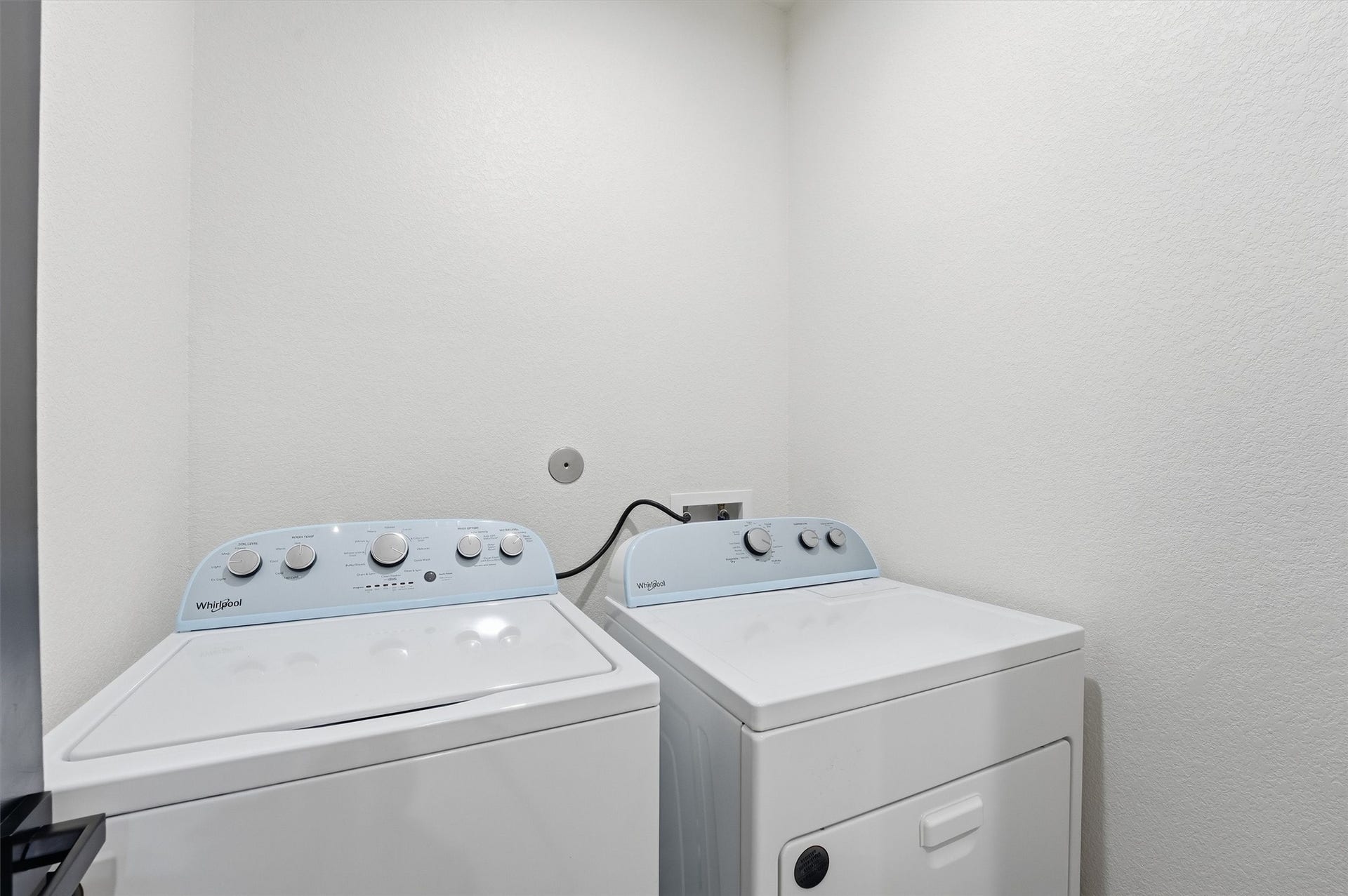 7908 Brandon Street, Houston, TX 77051 Laundry room upstairs