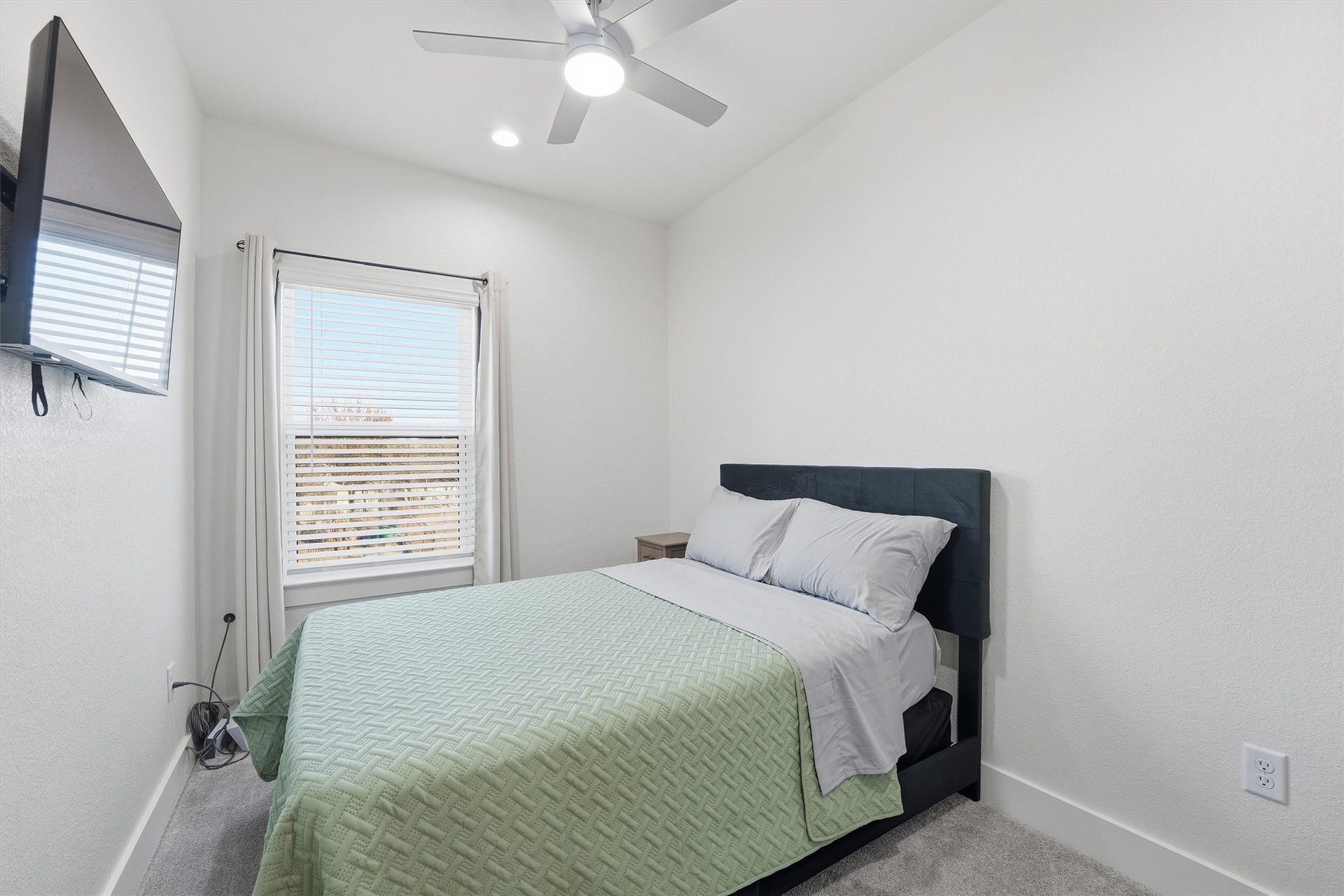 7908 Brandon Street, Houston, TX 77051 Third bedroom next to the primary bedroom