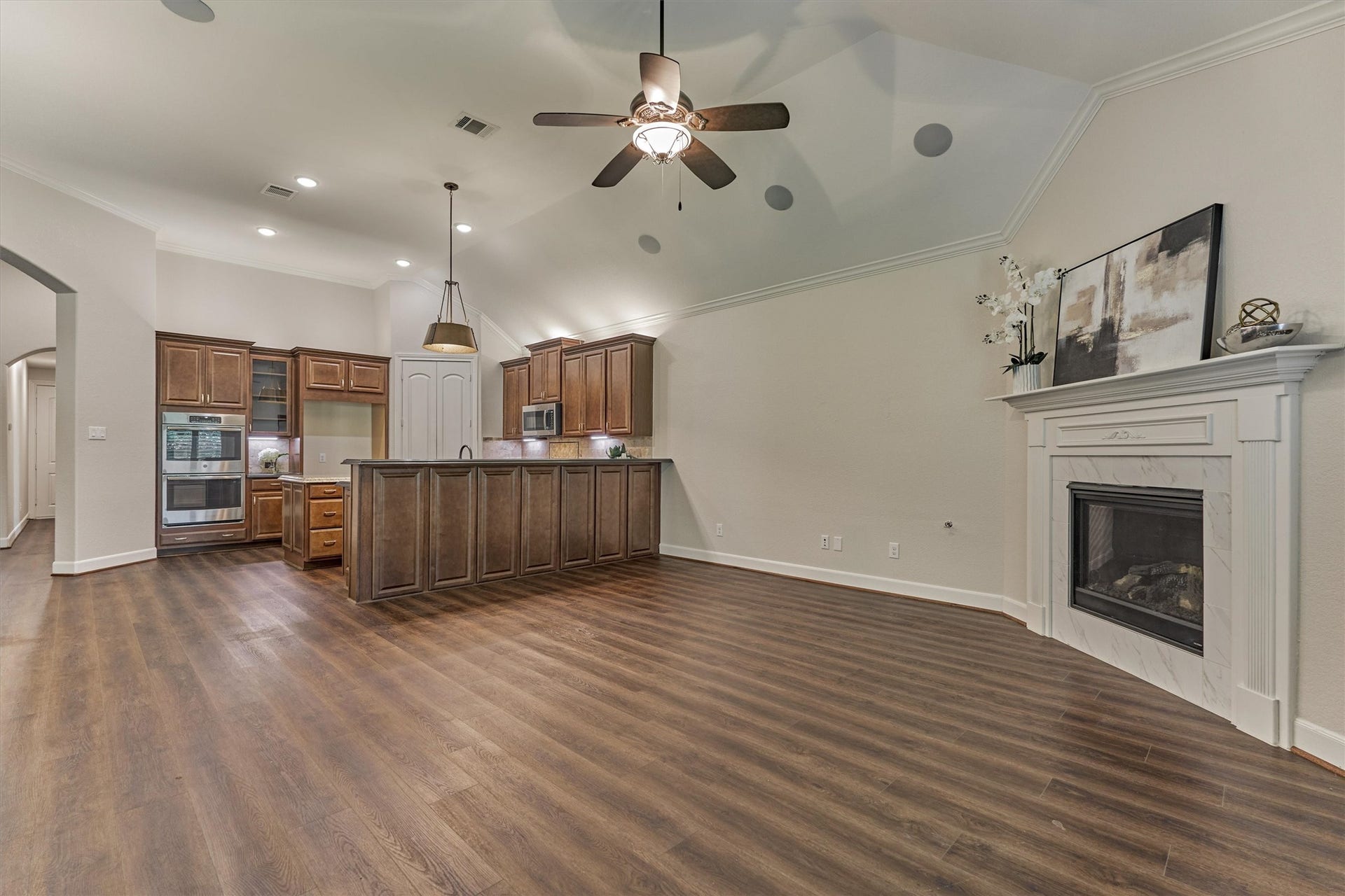 11 S Sandbells Park Lane, Montgomery, TX 77316 Wow! Look at the sprawling floorplan boasting FRESH interior paint!