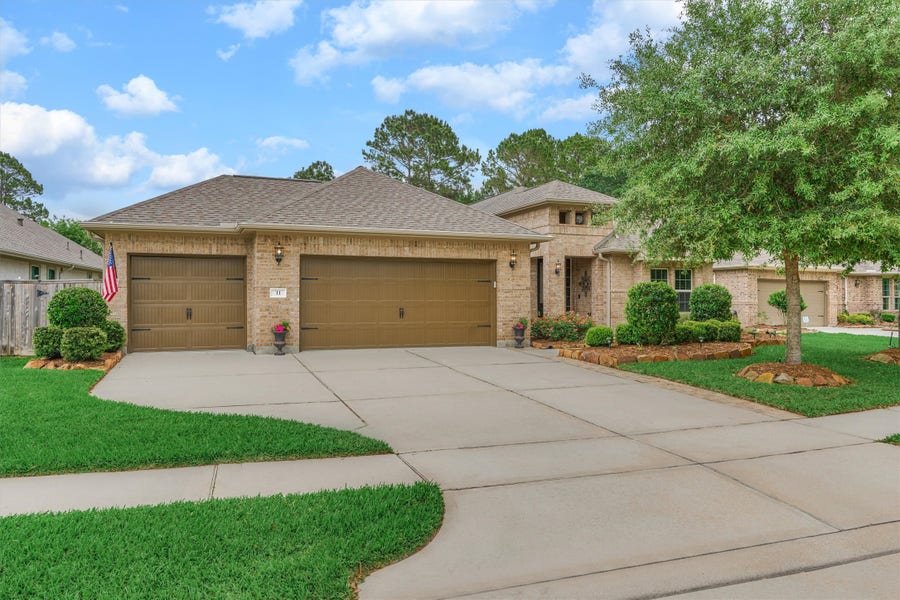 Property photo for 11 S Sandbells Park Lane, Montgomery, TX
