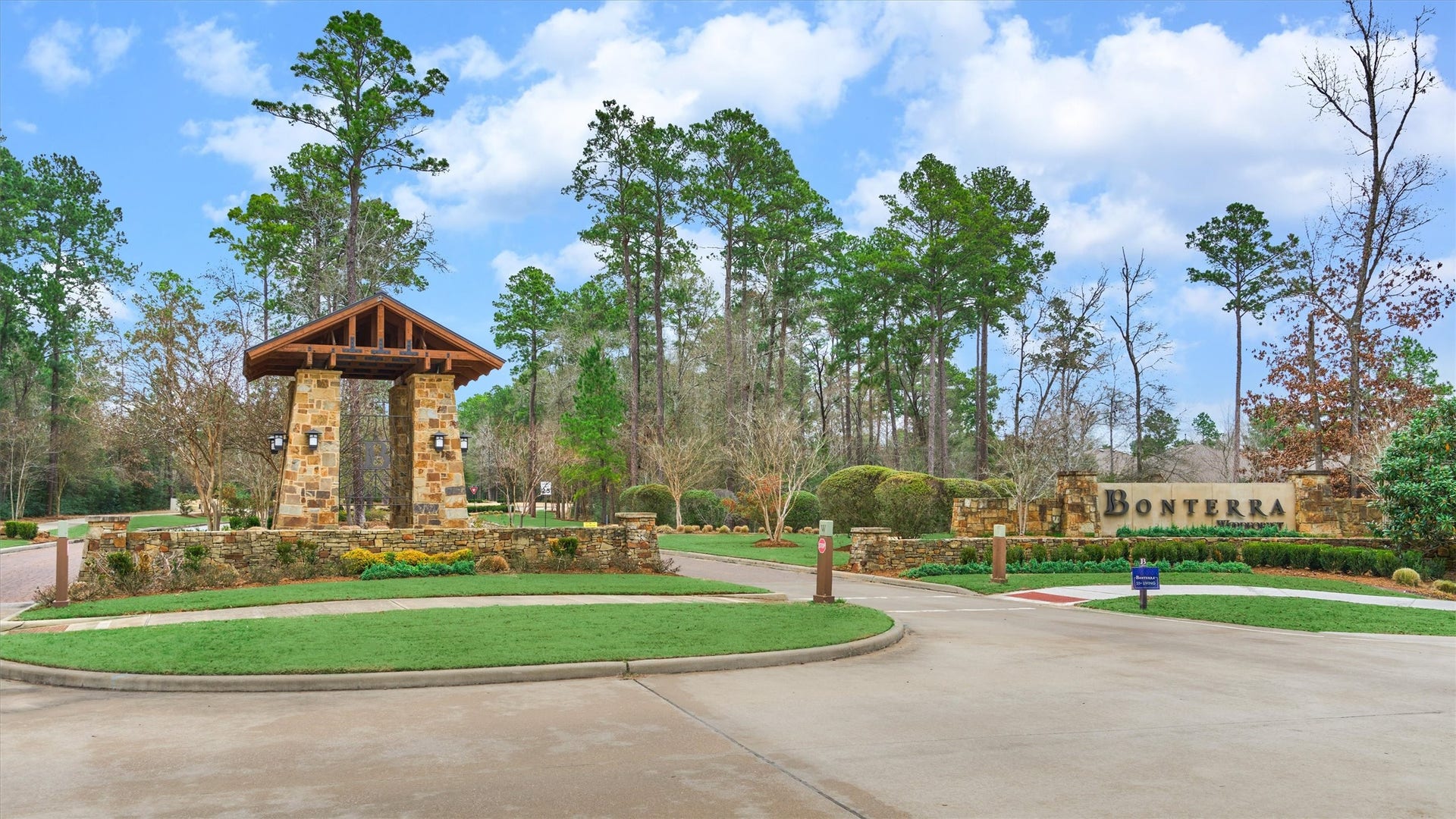 11 S Sandbells Park Lane, Montgomery, TX 77316 A warm welcome home to Bonterra at Woodforest. Where active adult living meets resort-style amenities, scenic surroundings, and a vibrant, close-knit community just minutes from everything The Woodlands and Lake Conroe have to offer.