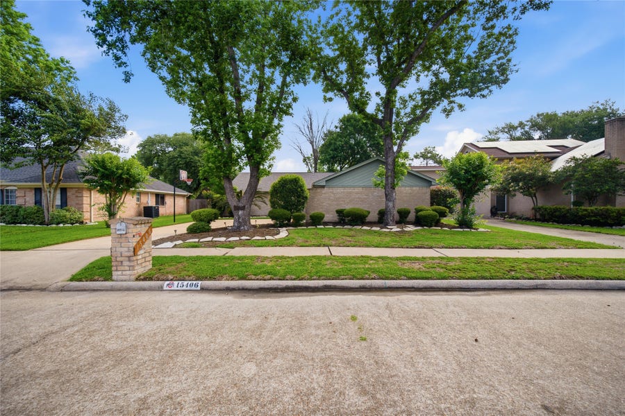 Property photo for 15406 Glenwood Park Drive, Houston, TX