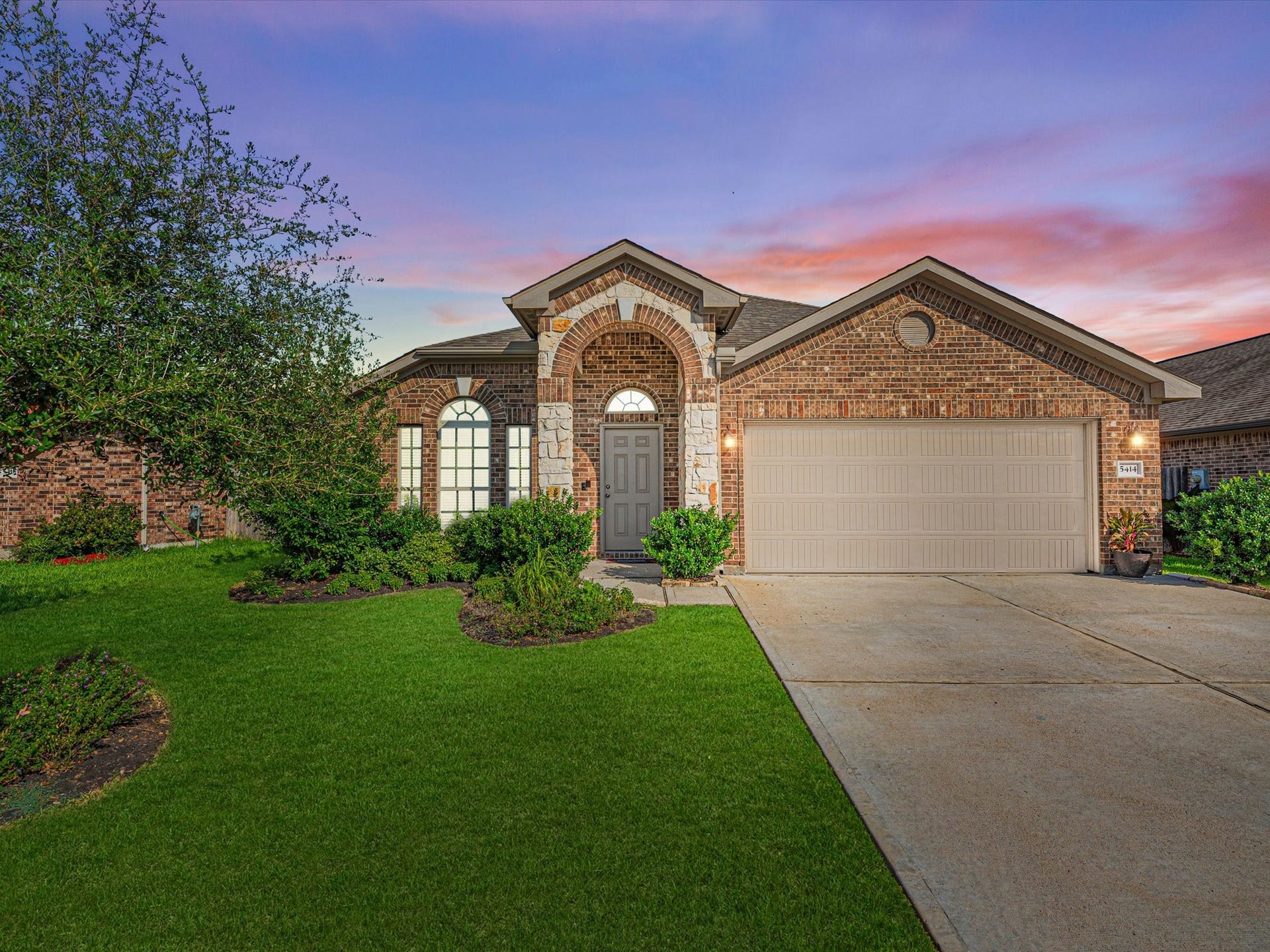 5414 Still Creek Ranch Drive, Richmond, TX 77469 Beautiful brick & stone elevation