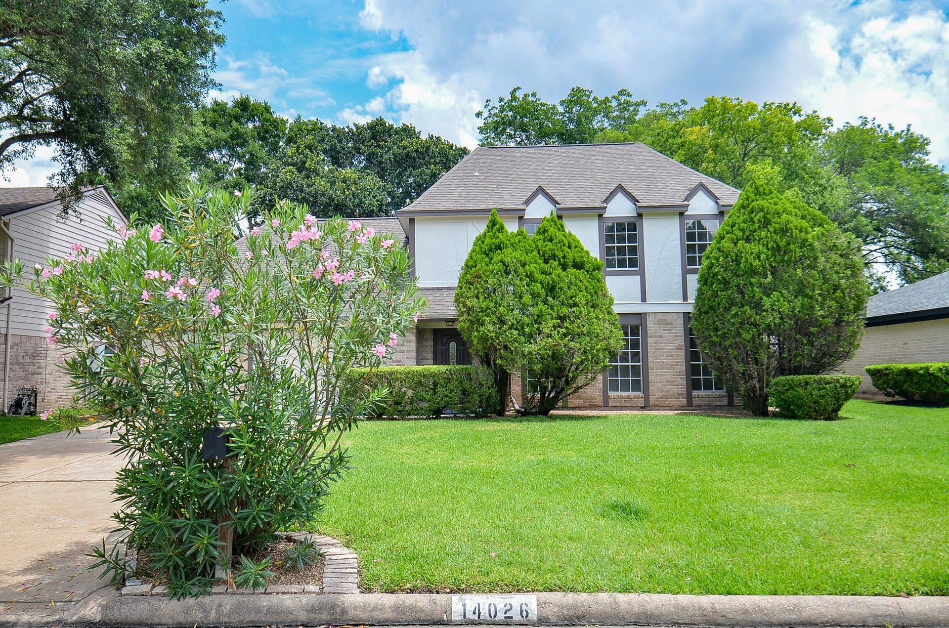 14026 Overbrook Lane, Houston, TX 77077 Beautiful Updated home on cul-de-sac street with luscious landscaping
