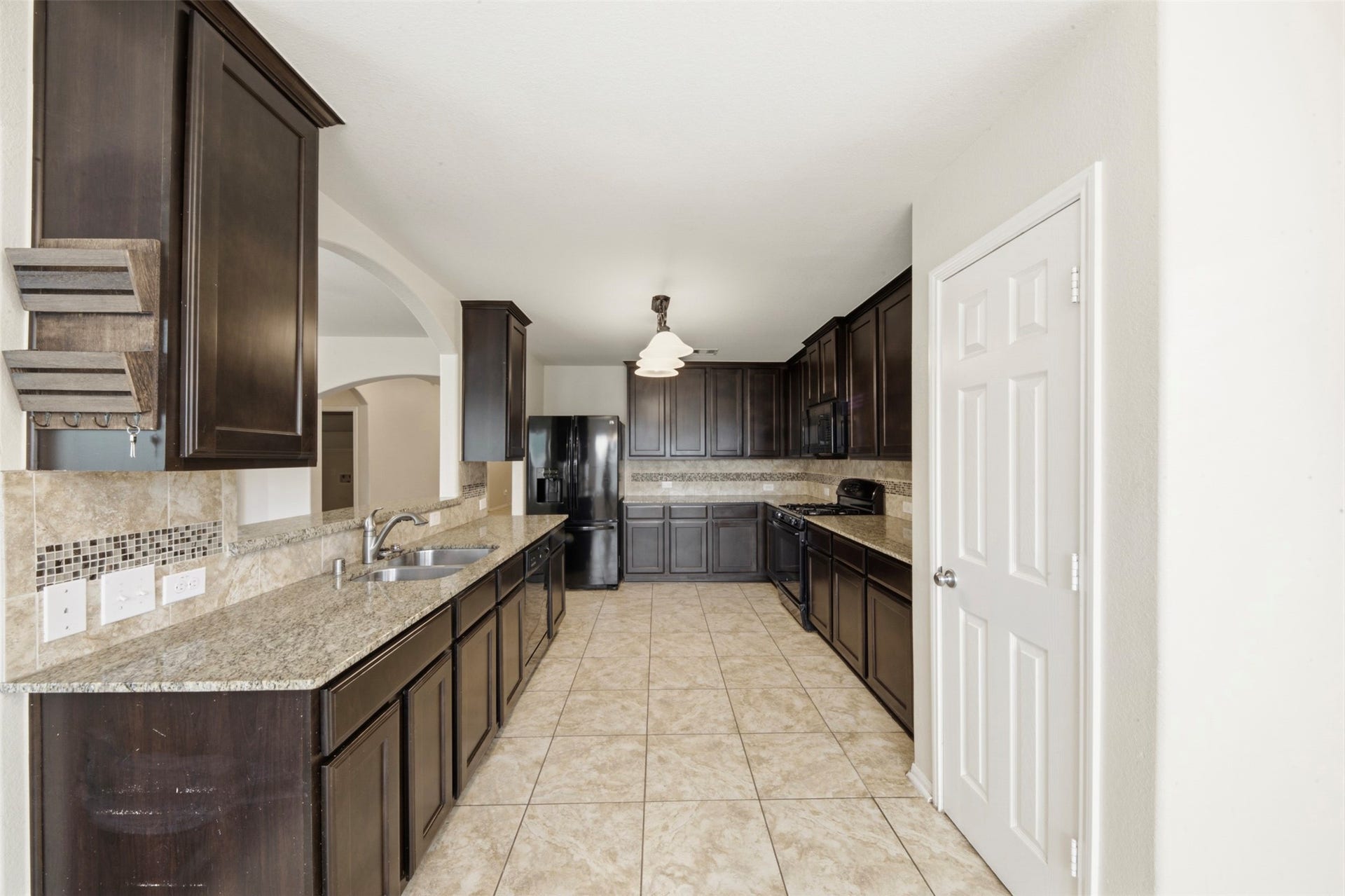 1284 Pinto Pass, Alvin, TX 77511