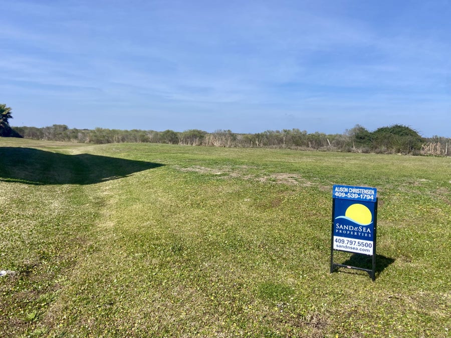 Property photo for 25010 Monterey Ct, Galveston, TX