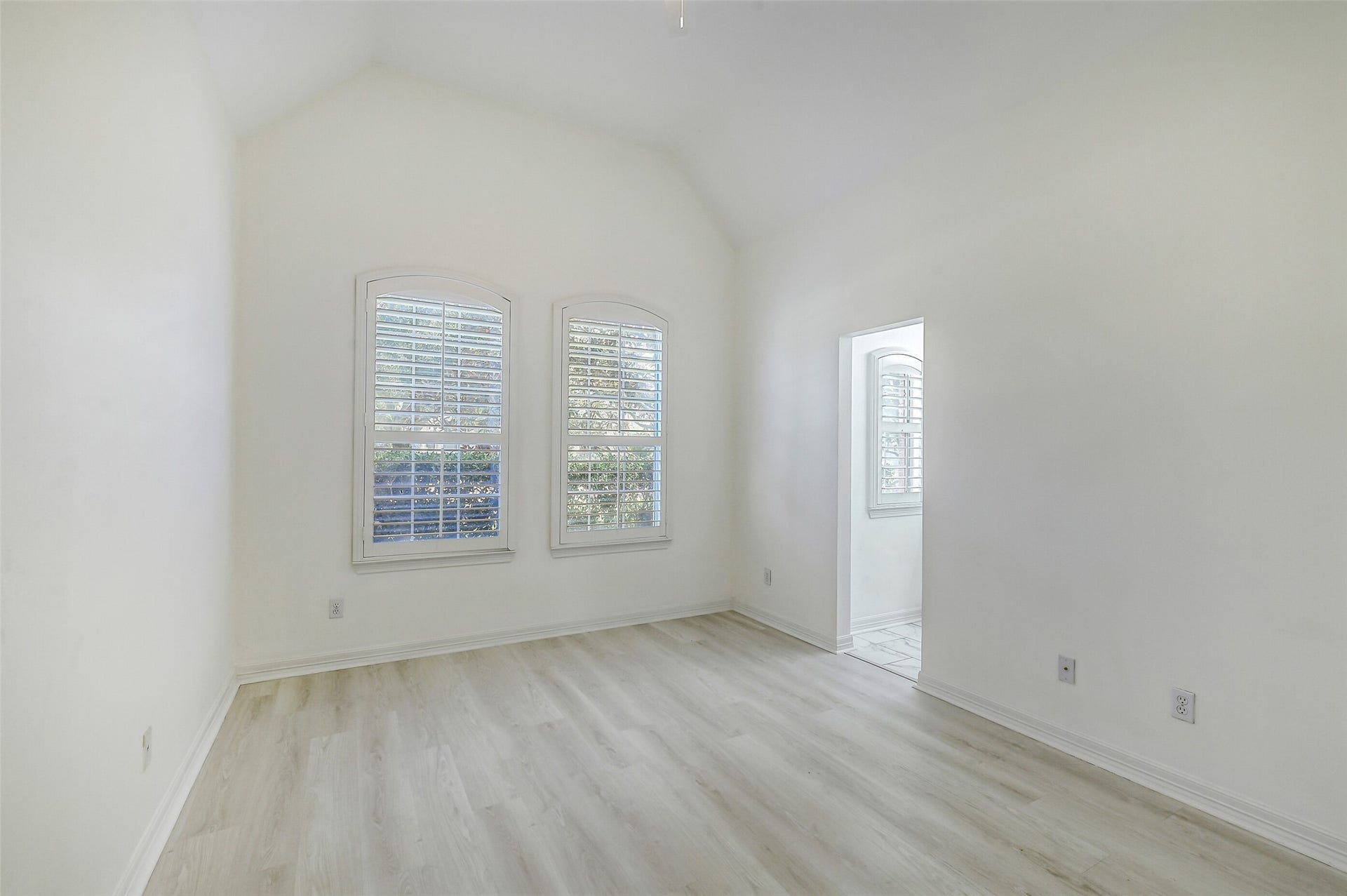 21018 W Farwood Terrace, Cypress, TX 77433 Bedroom 3 with private ensuite sink and cupboards. Access to hollywood bathroom shared shower/tub with bedroom 4.