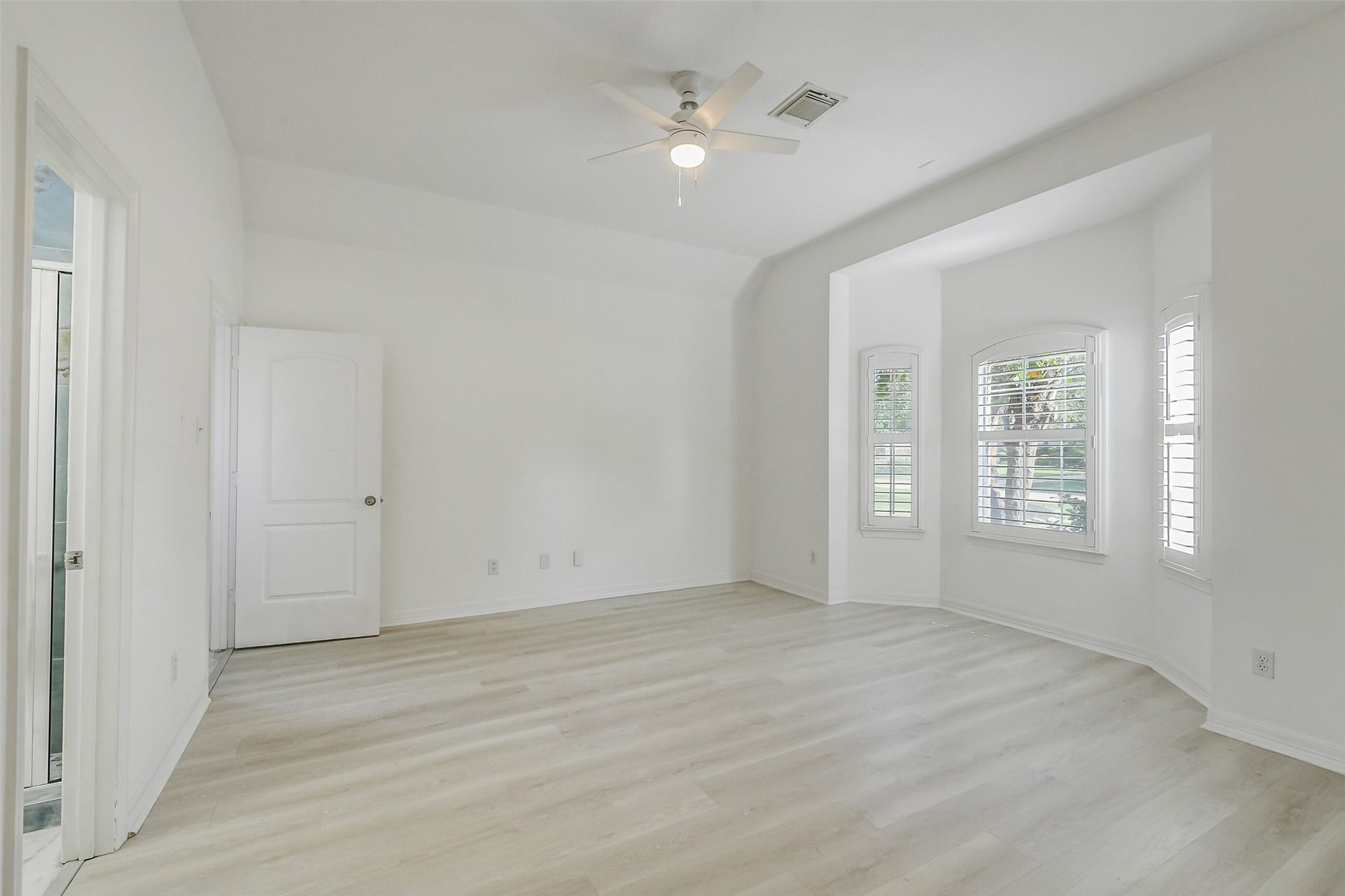 21018 W Farwood Terrace, Cypress, TX 77433 Bedroom 2 with ensuite bathroom and access to side door with carport. Perfect for visitors or extended family.