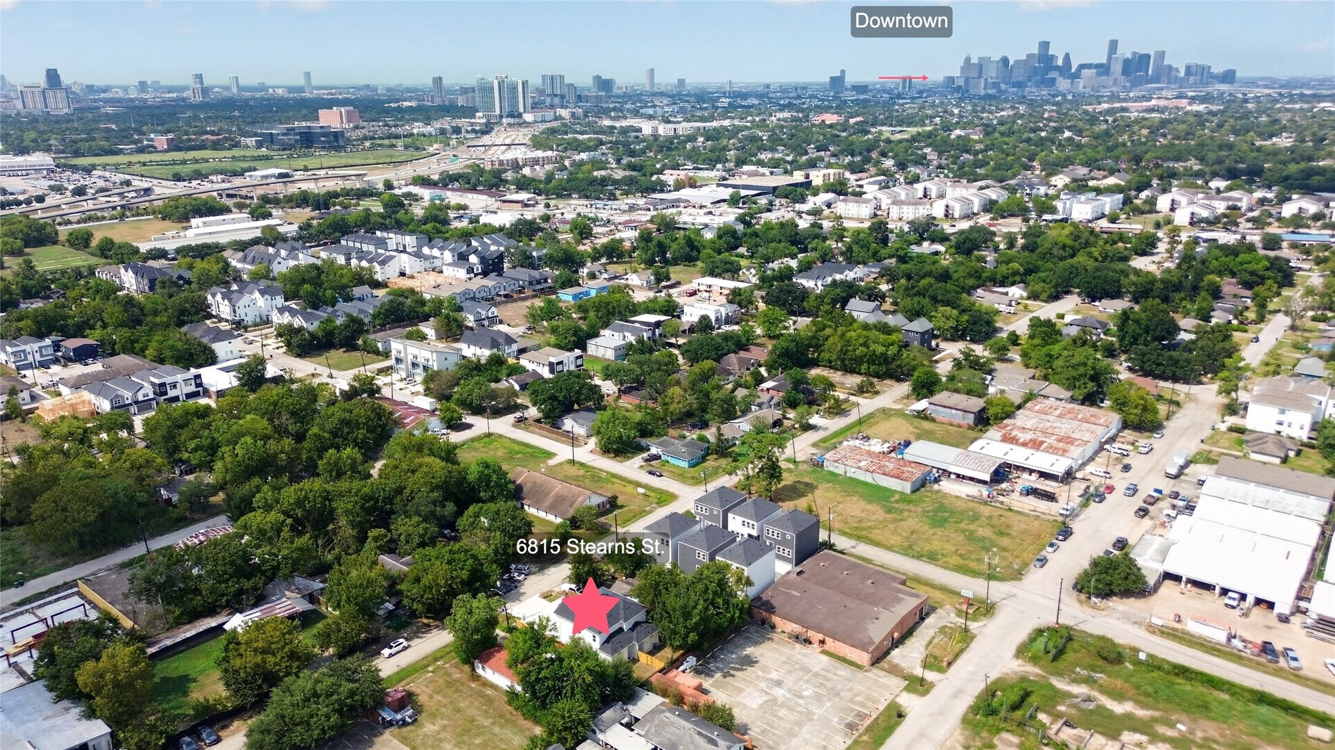 6815 Stearns Street, Houston, TX 77021 City lights are moments away too! Enjoy prime proximity to Downtown Houston's world-class dining, nightlife, sports, and business centers.