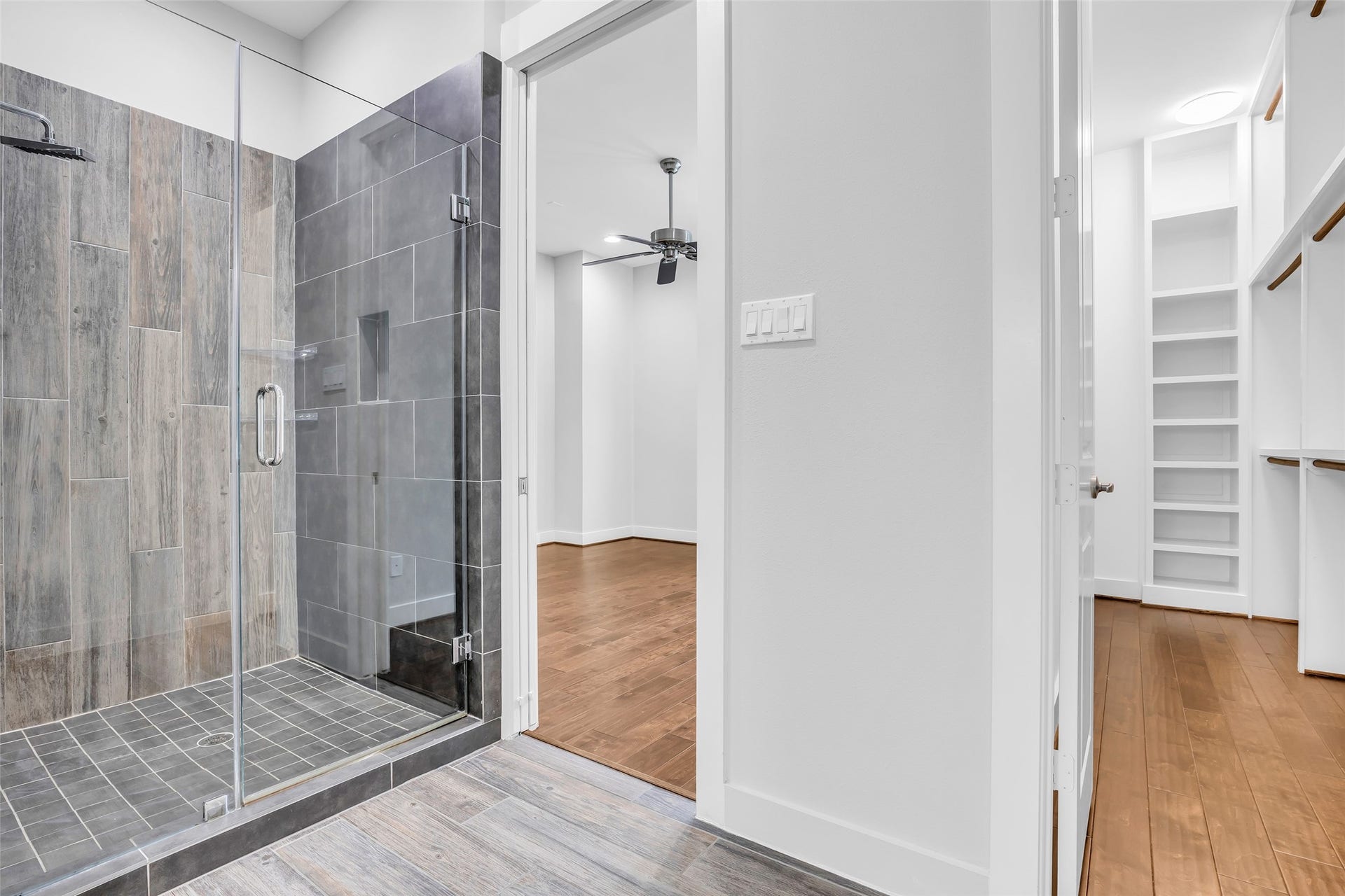 3309 Jefferson Street, #C, Houston, TX 77003 It also includes a separate enclosed shower area, adding an additional option for bathing while enhancing the overall functionality and modern layout of the space.