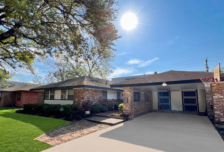 Property photo for 2107 Restridge Drive, Houston, TX