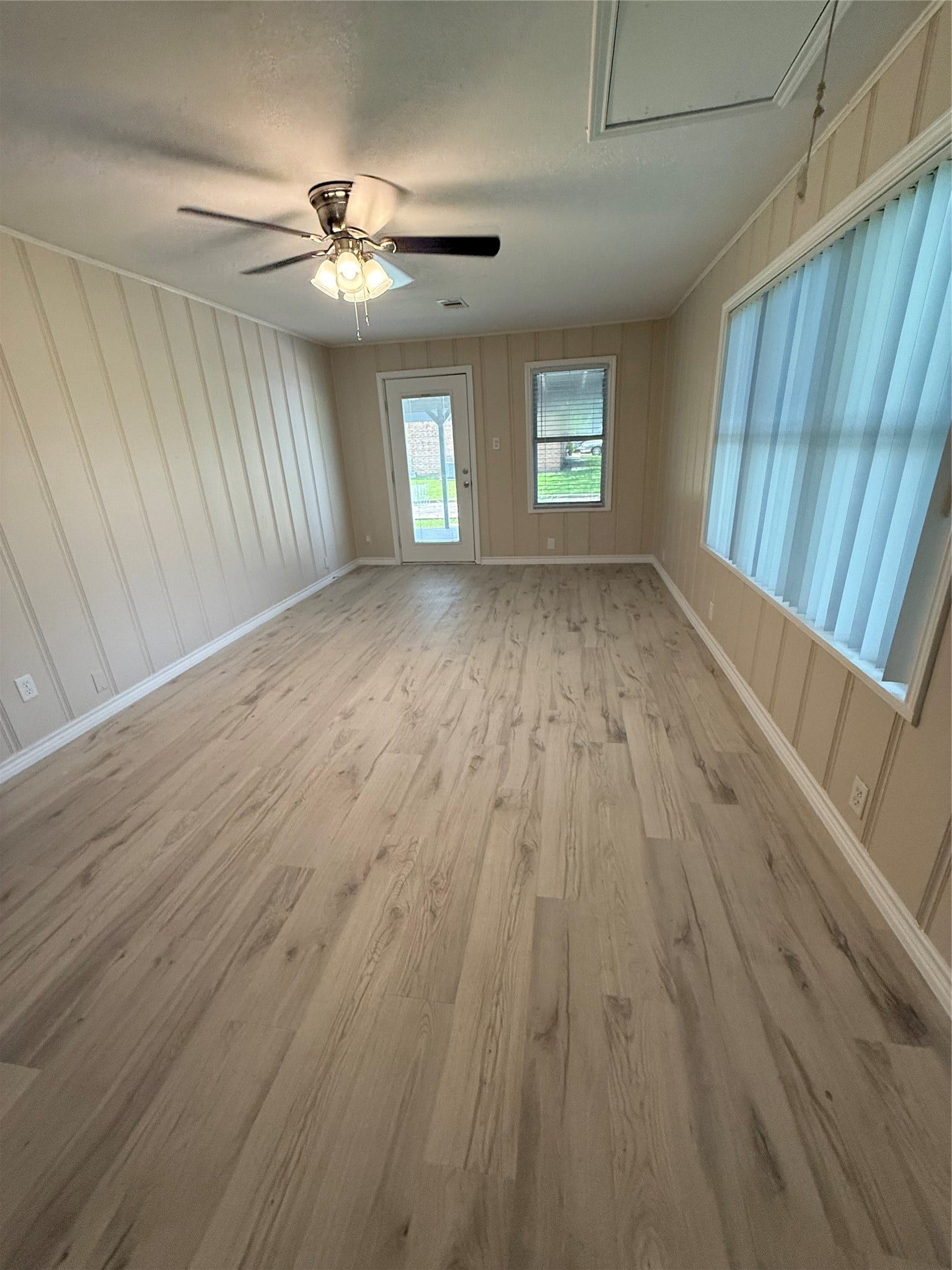 1102 E 2nd Street, Sweeny, TX 77480 1102 E 2nd Street, Sweeny, TX 77480