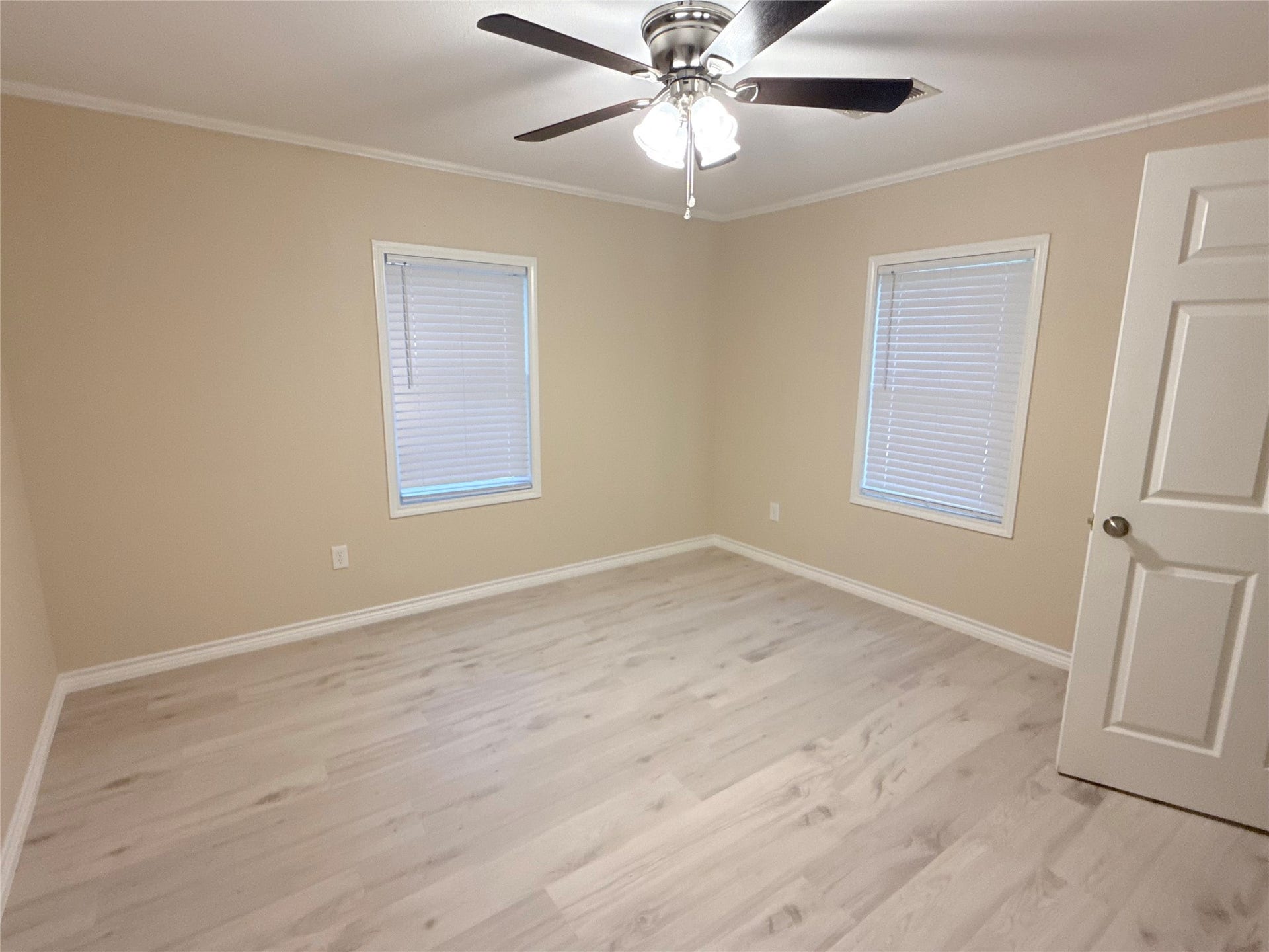 1102 E 2nd Street, Sweeny, TX 77480 1102 E 2nd Street, Sweeny, TX 77480