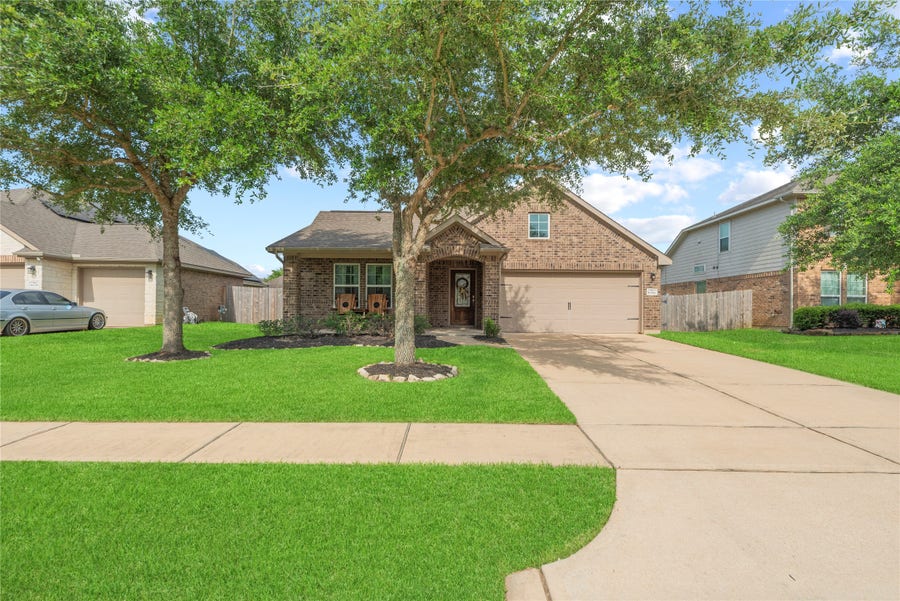 Property photo for 16014 Mark Crest Drive, Hockley, TX