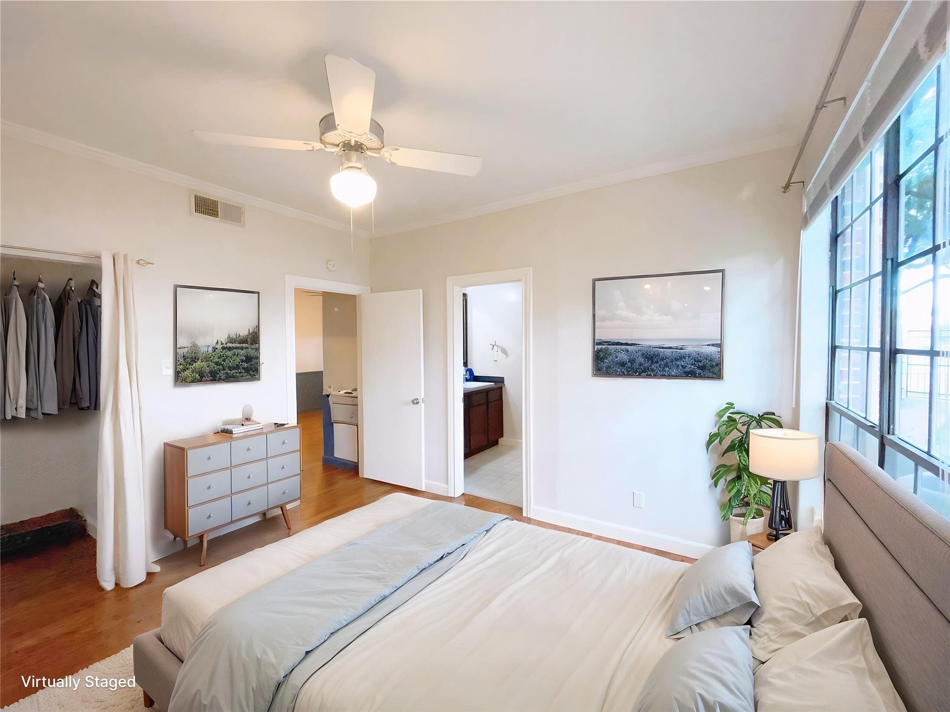 2121 El Paseo Street, #1511, Houston, TX 77054 Virtually staged