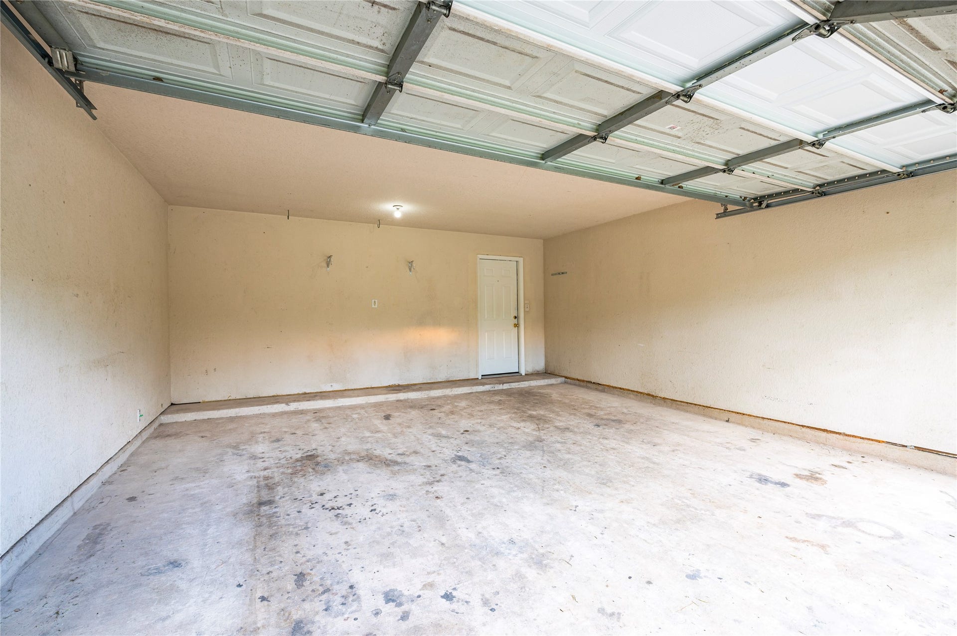 4337 Country Club Drive, Dickinson, TX 77539 Large 2 car attached garage.