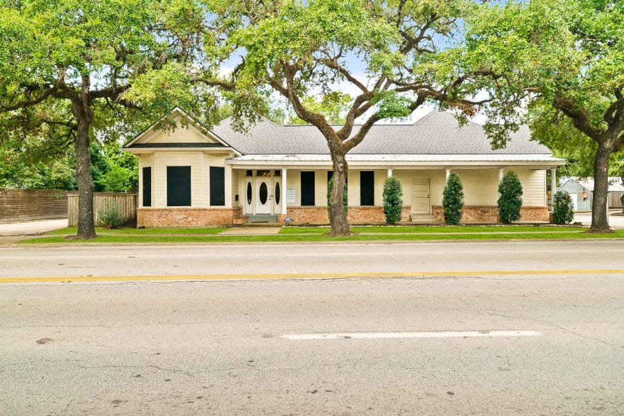 Property photo for 800 Jackson Street, Richmond, TX