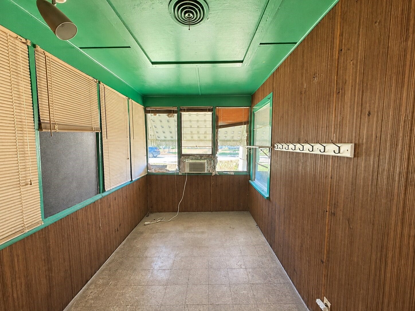 5551 Aspen Street, Houston, TX 77081 5551 Aspen Street, Houston, TX 77081