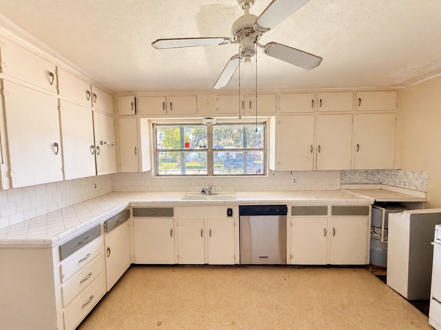 5551 Aspen Street, Houston, TX 77081 5551 Aspen Street, Houston, TX 77081