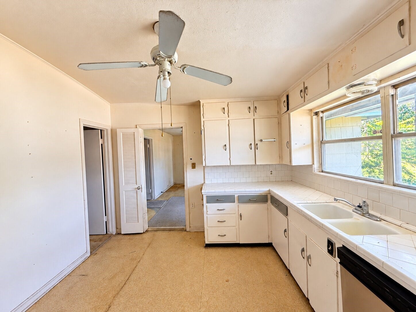 5551 Aspen Street, Houston, TX 77081 5551 Aspen Street, Houston, TX 77081
