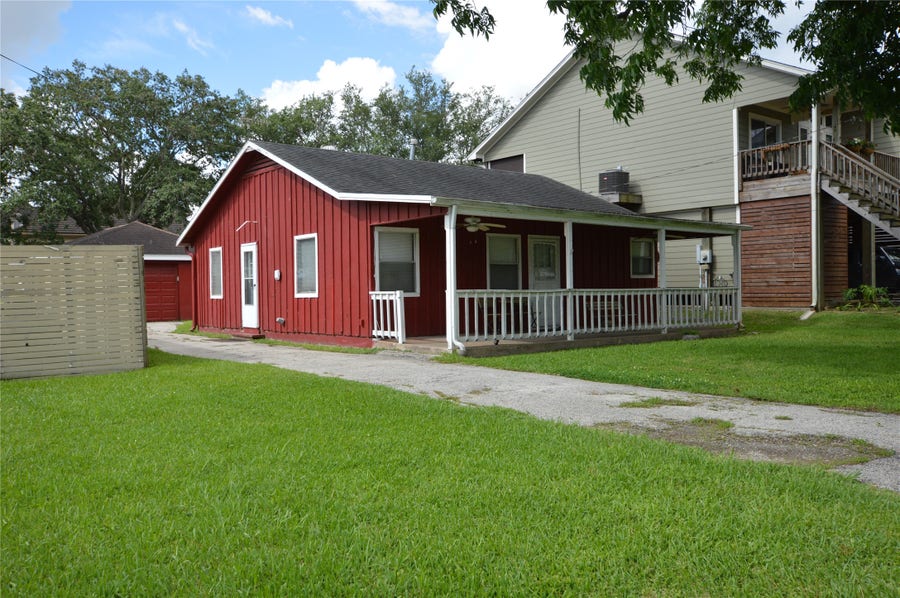 Property photo for 1821 E Winn Street, Kemah, TX