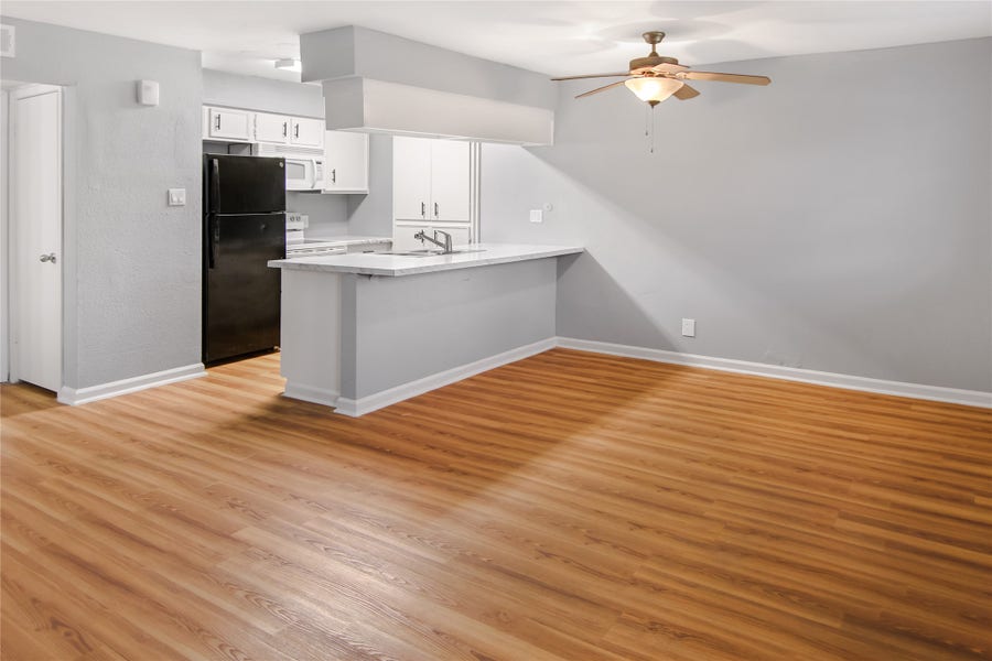 Property photo for 211 W F Street, #211, La Porte, TX