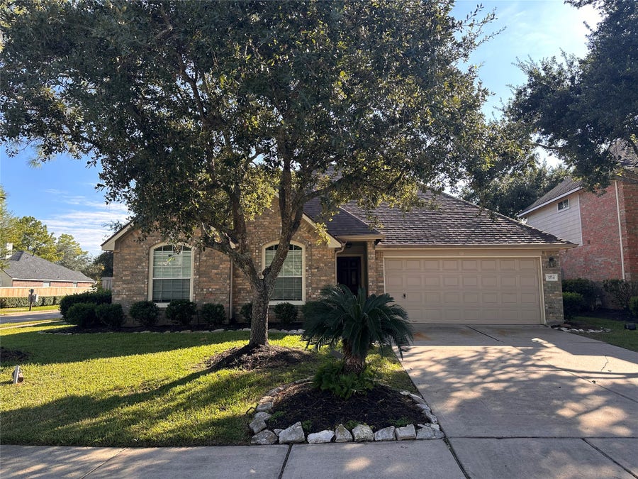 Property photo for 3734 Paigewood Drive, Pearland, TX