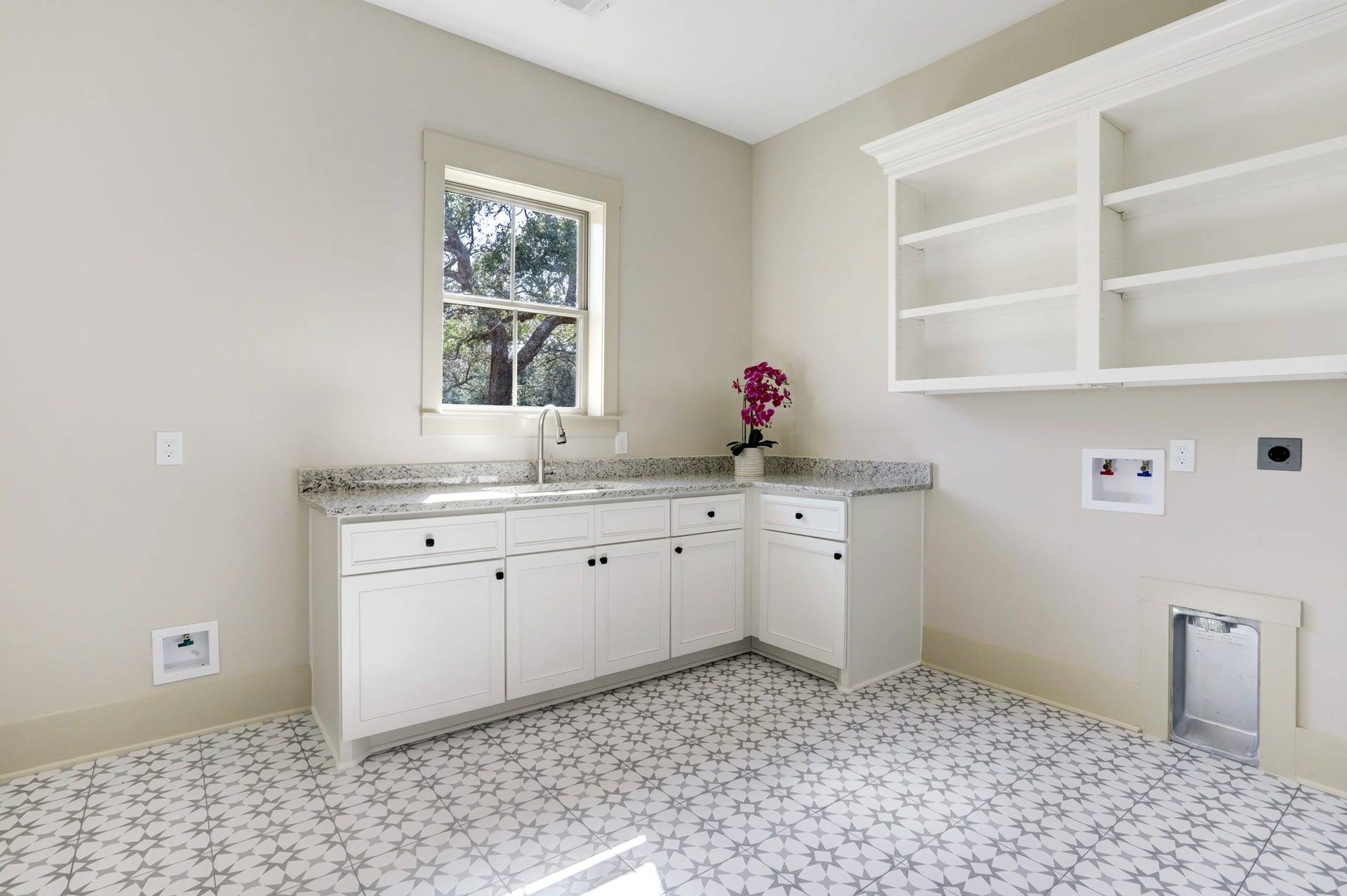 2130 Hartfield Road, Round Top, TX 78954 2130 Hartfield Road, Round Top, TX 78954