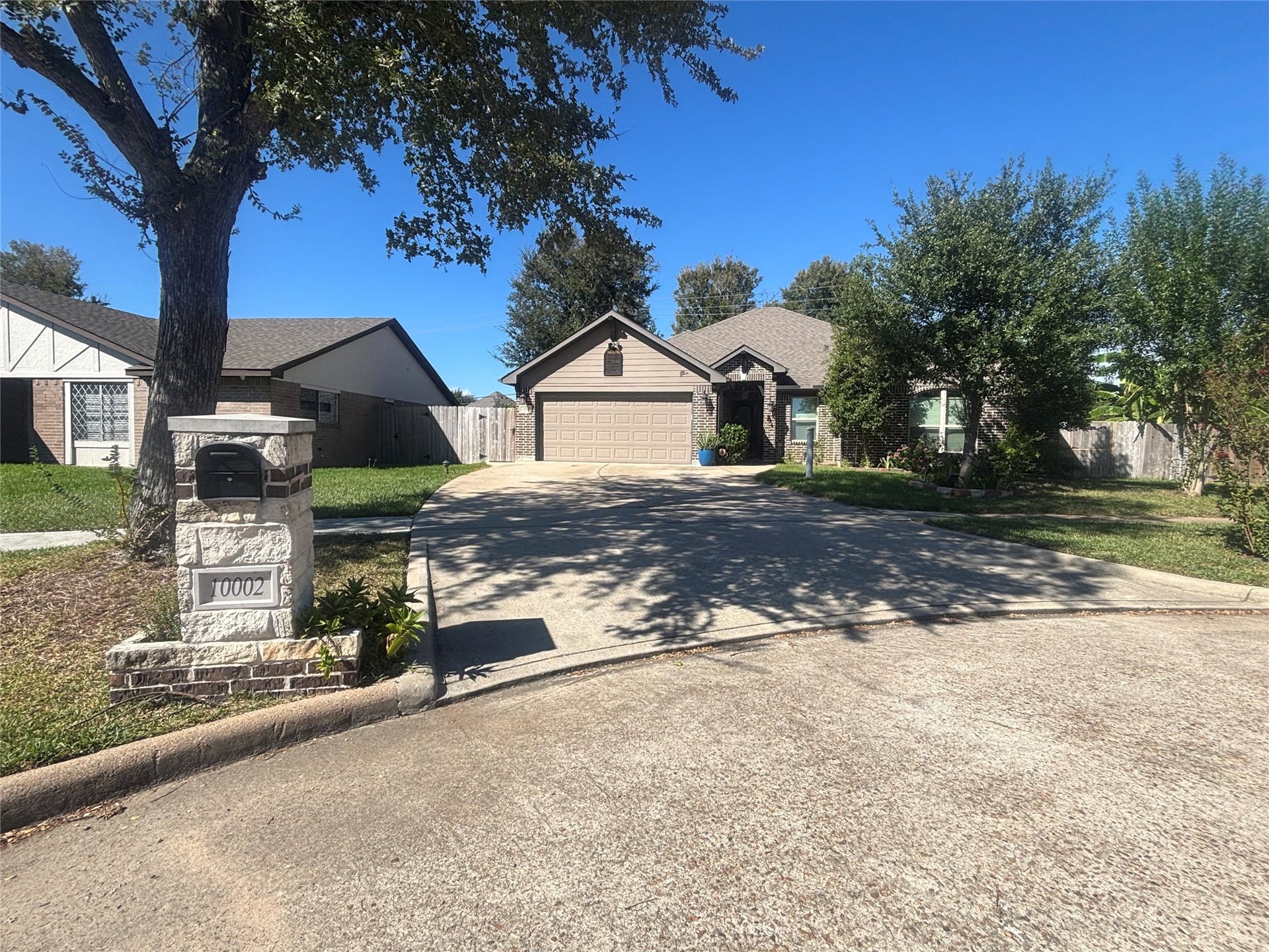 10002 Paintbrush Lane, Sugar Land, TX 77498 10002 Paintbrush Lane, Sugar Land, TX 77498