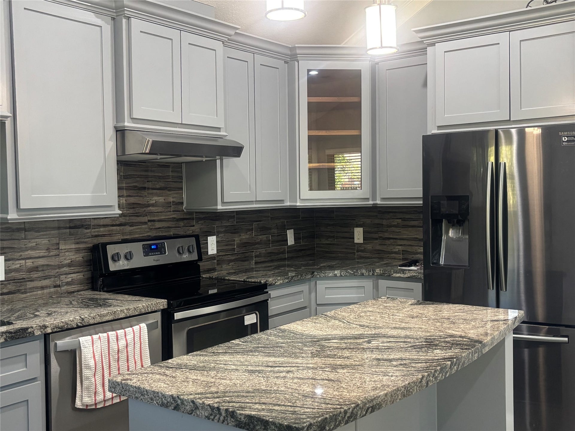 10002 Paintbrush Lane, Sugar Land, TX 77498 10002 Paintbrush Lane, Sugar Land, TX 77498