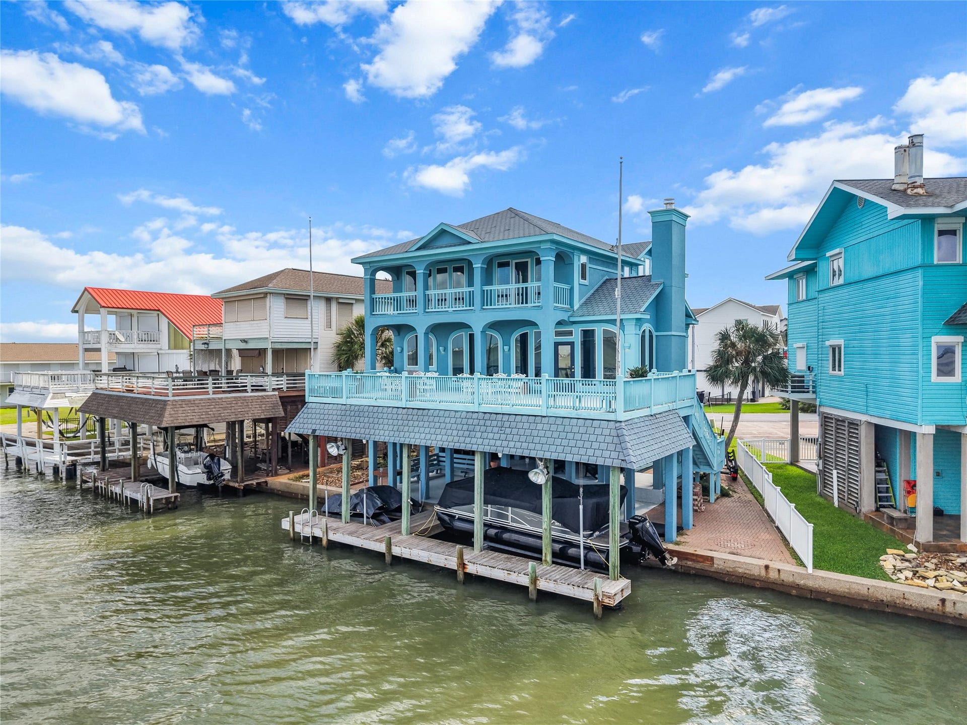 143 Isles End Road, Tiki Island, TX 77554 143 Isles End Road, Tiki Island, TX 77554