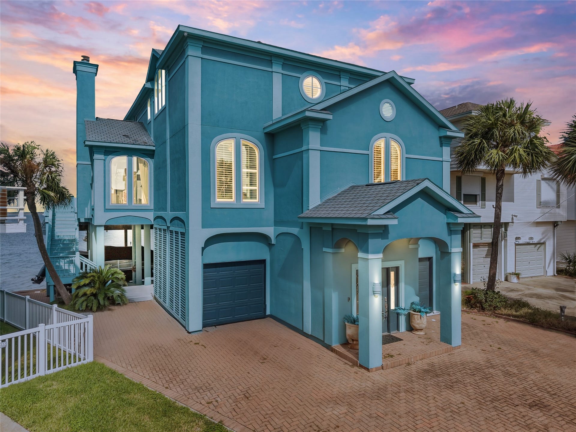 143 Isles End Road, Tiki Island, TX 77554 143 Isles End Road, Tiki Island, TX 77554