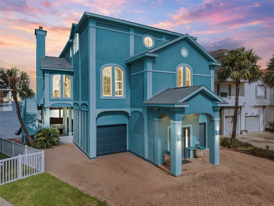 Property photo for 143 Isles End Road, Tiki Island, TX