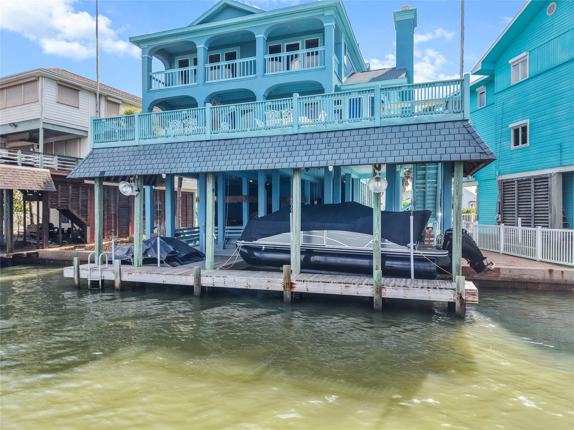143 Isles End Road, Tiki Island, TX 77554 143 Isles End Road, Tiki Island, TX 77554