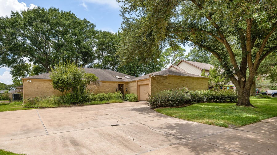 Property photo for 7715 Brush Wood Drive, Houston, TX