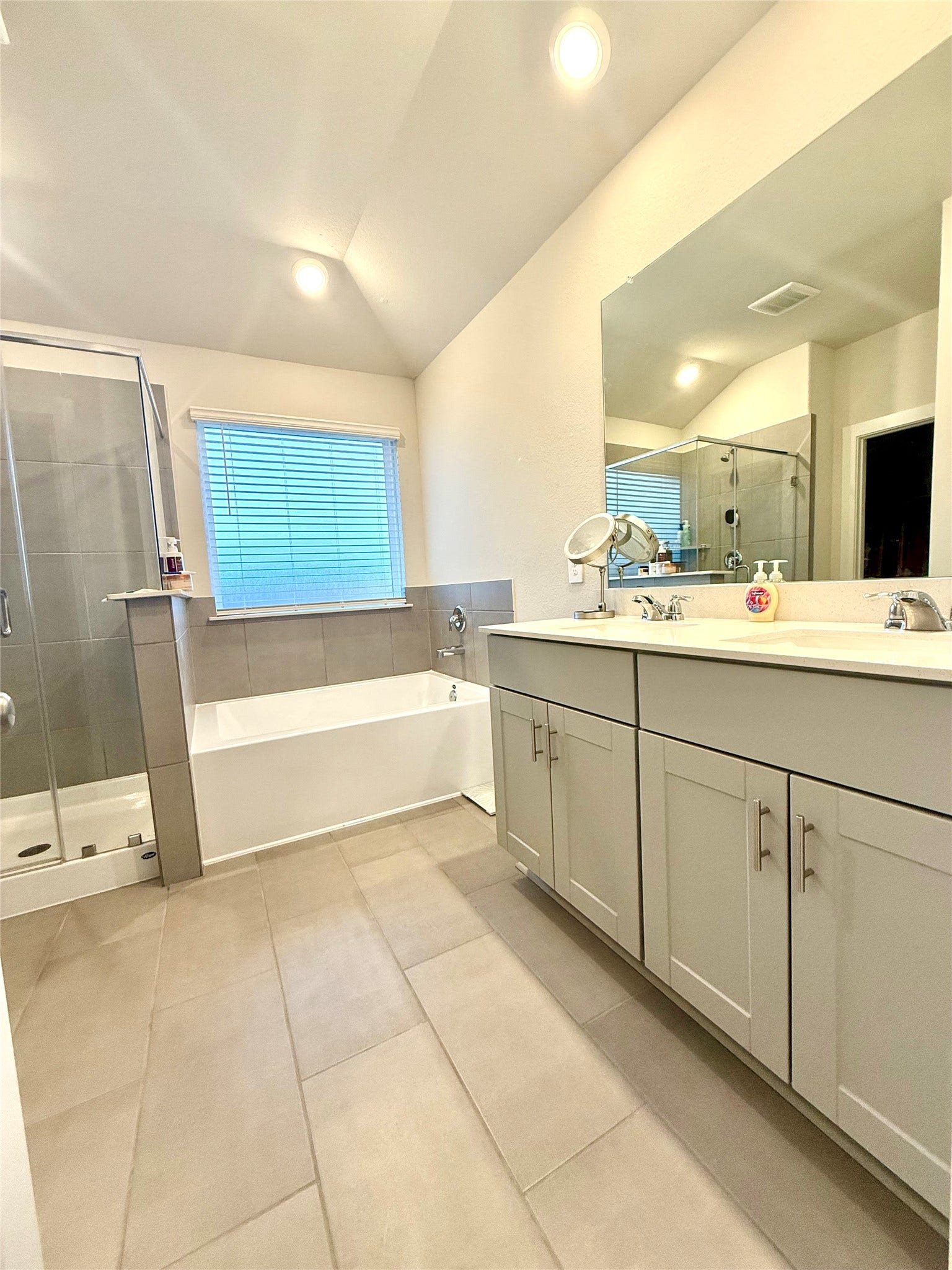 22406 Aster Way Lane, New Caney, TX 77357 Primary Bathroom
