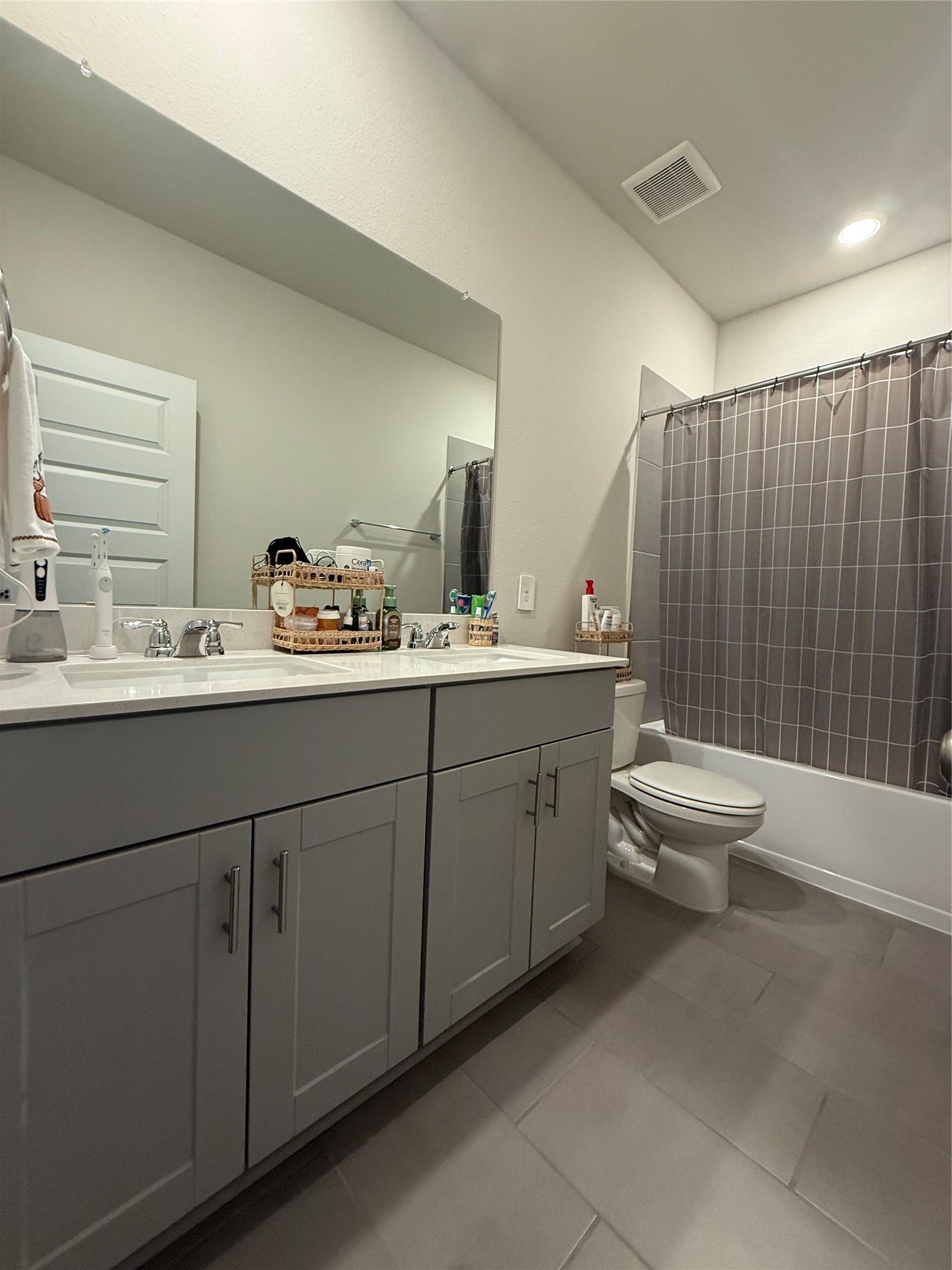 22406 Aster Way Lane, New Caney, TX 77357 Secondary Bathroom