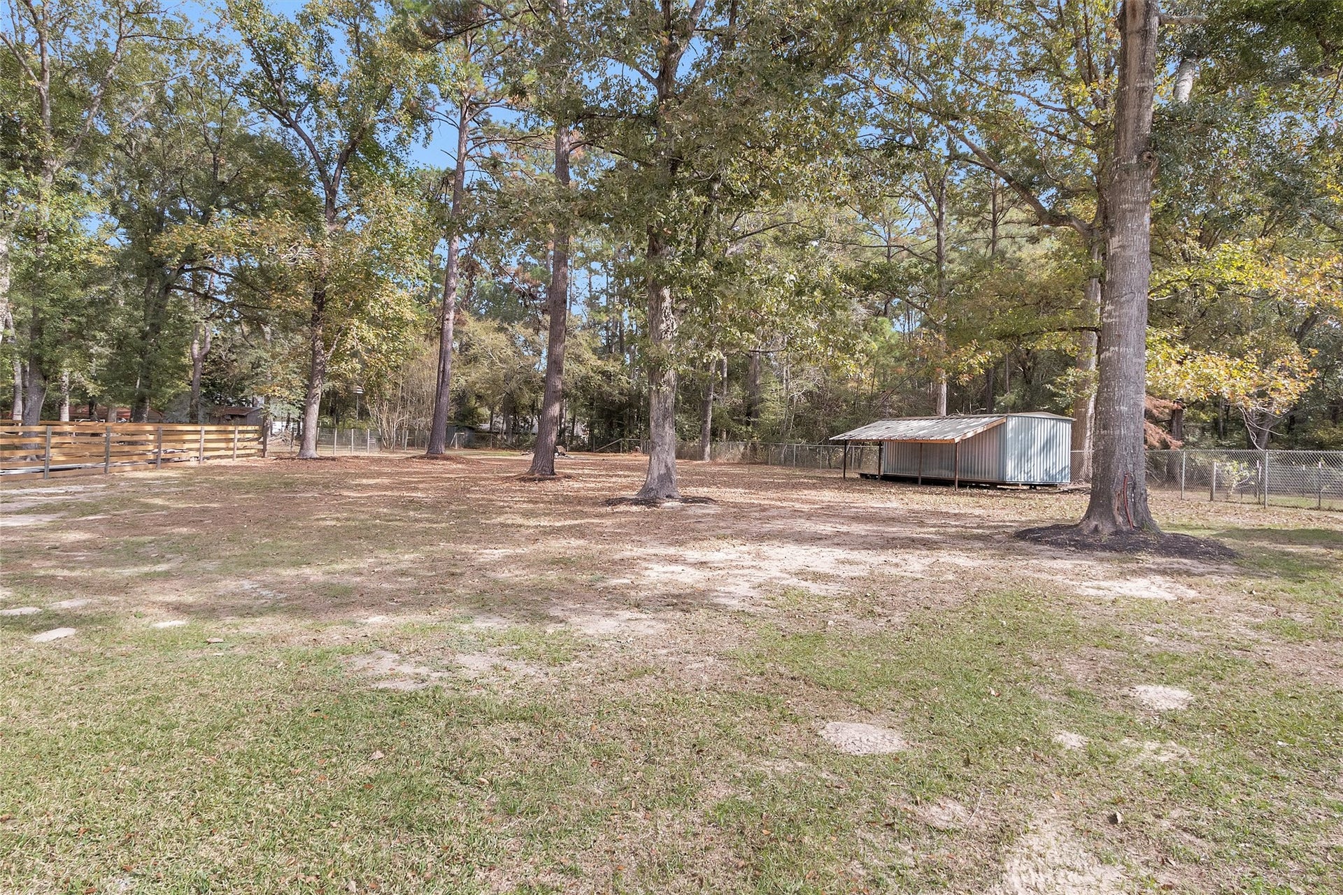 4621 Price Road, Montgomery, TX 77316 Huge yard with water and electric for irrigation or animals